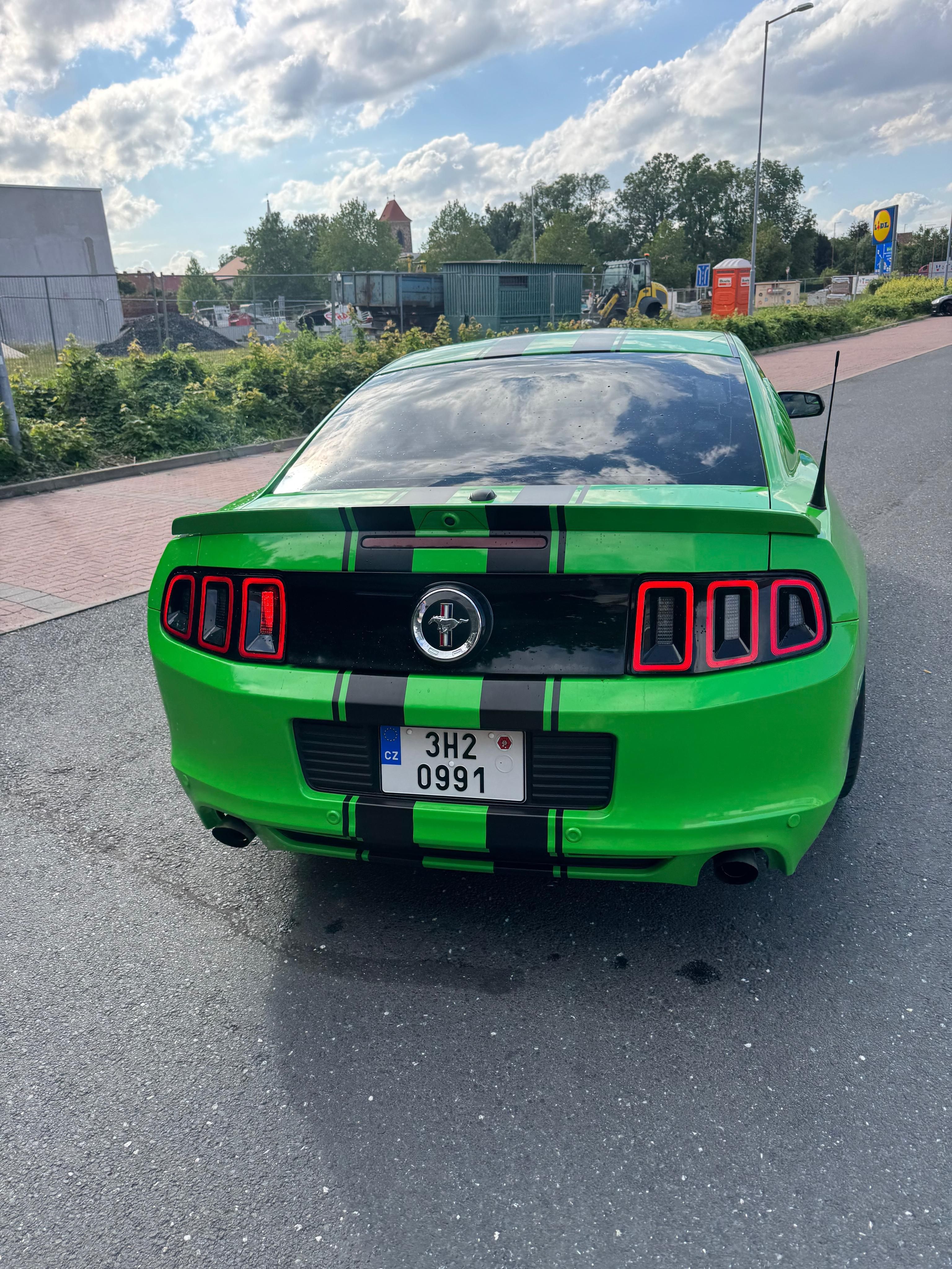 Ford Mustang, Ford Mustang Je to 2014 najeto - fotka 5