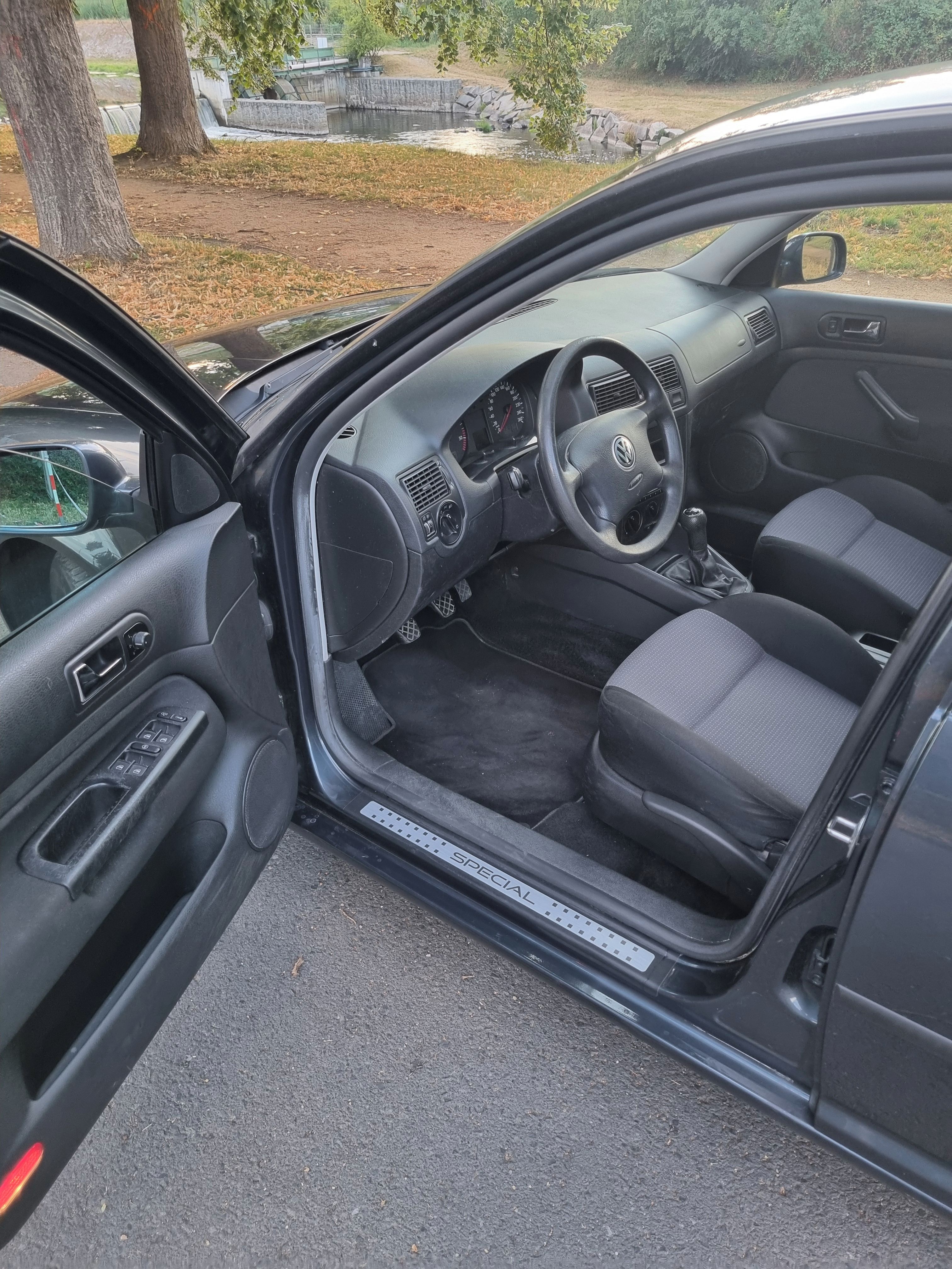Volkswagen Golf, 1,9TDi, 74kW, 1.maj.!, TOP - fotka 5