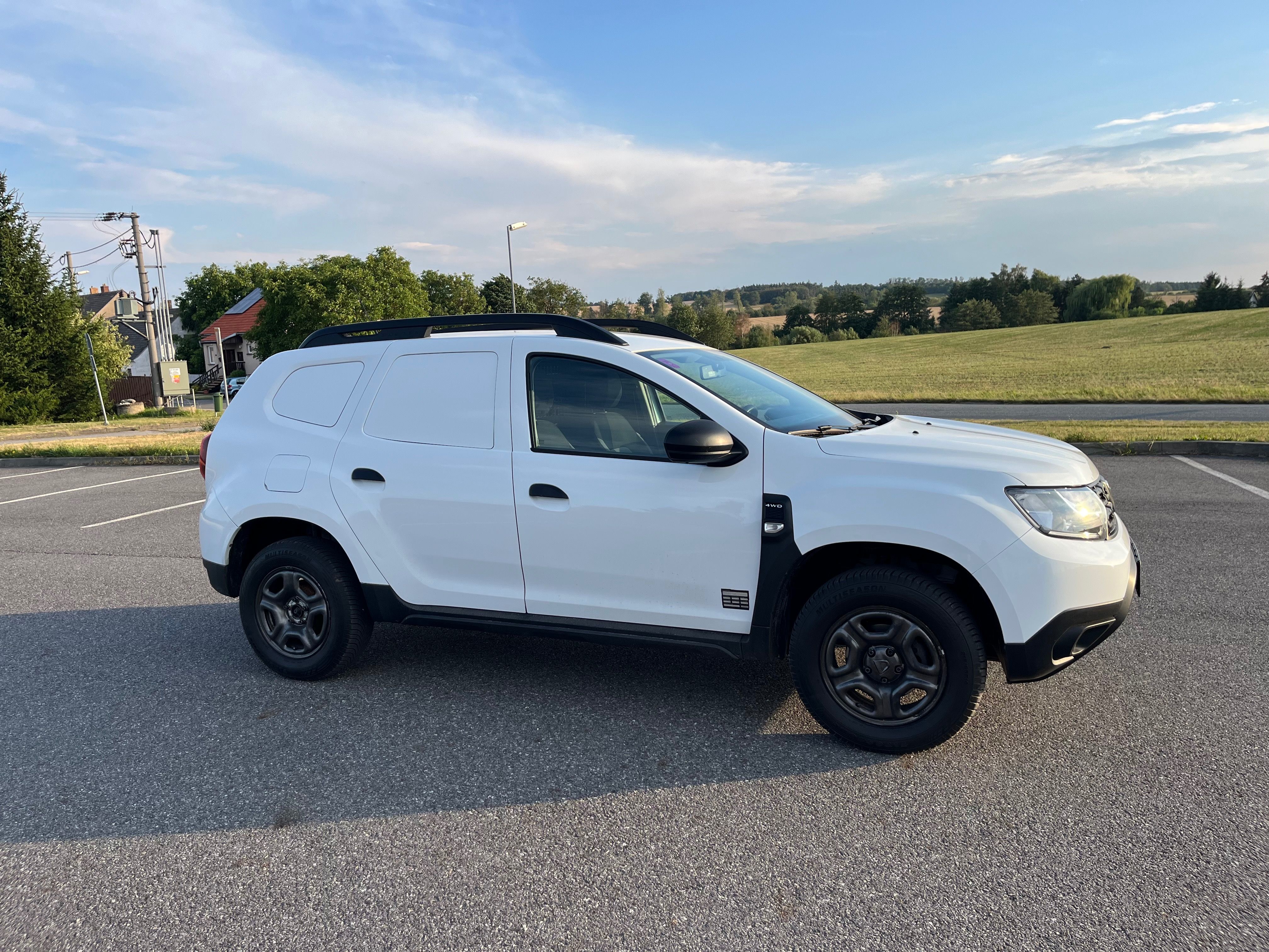 Dacia Duster, 1,6 benzin, 4x4 - fotka 3