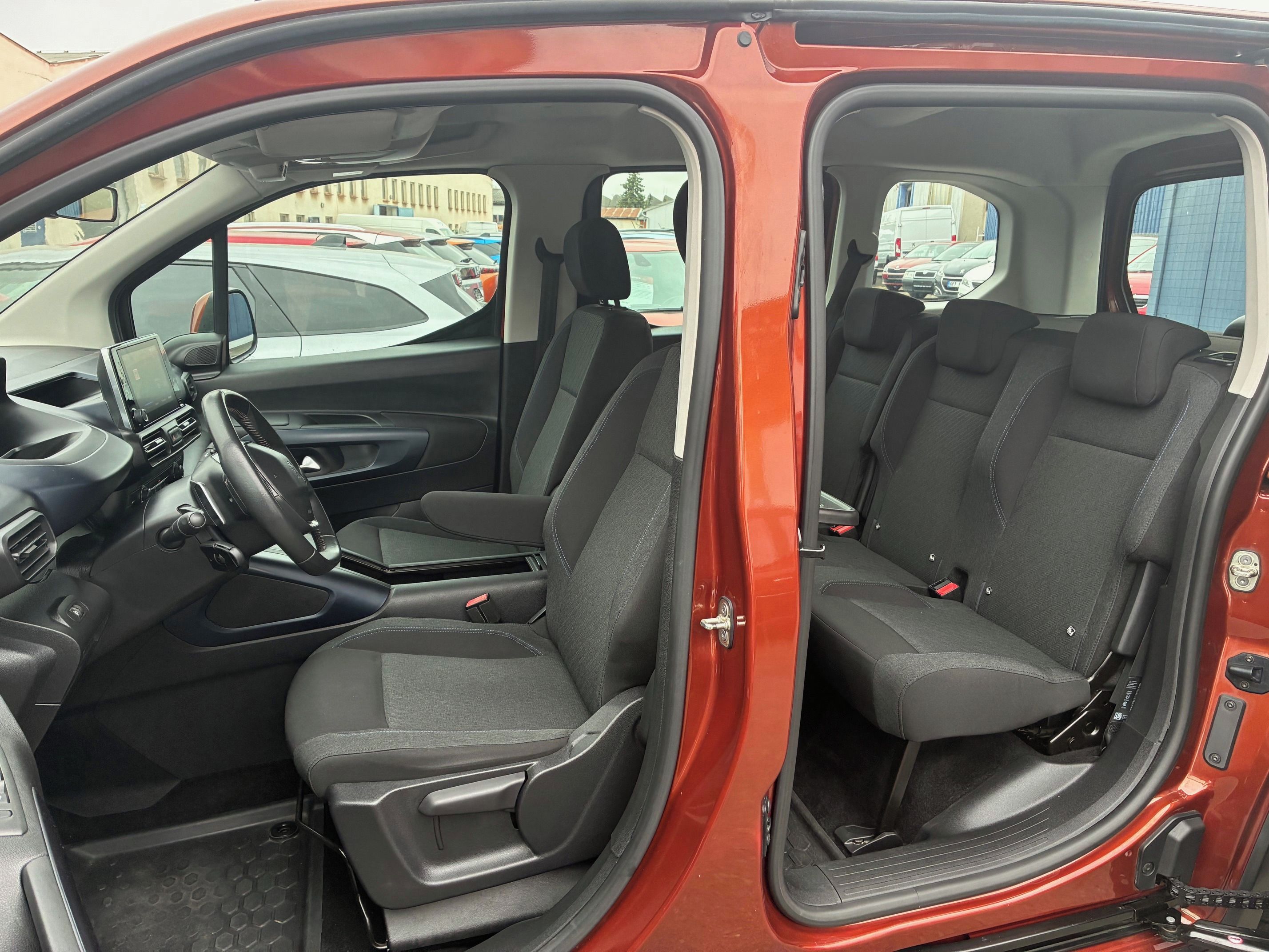 Peugeot Rifter, Allure 1,2 Pure Tech 130k EAT - fotka 6