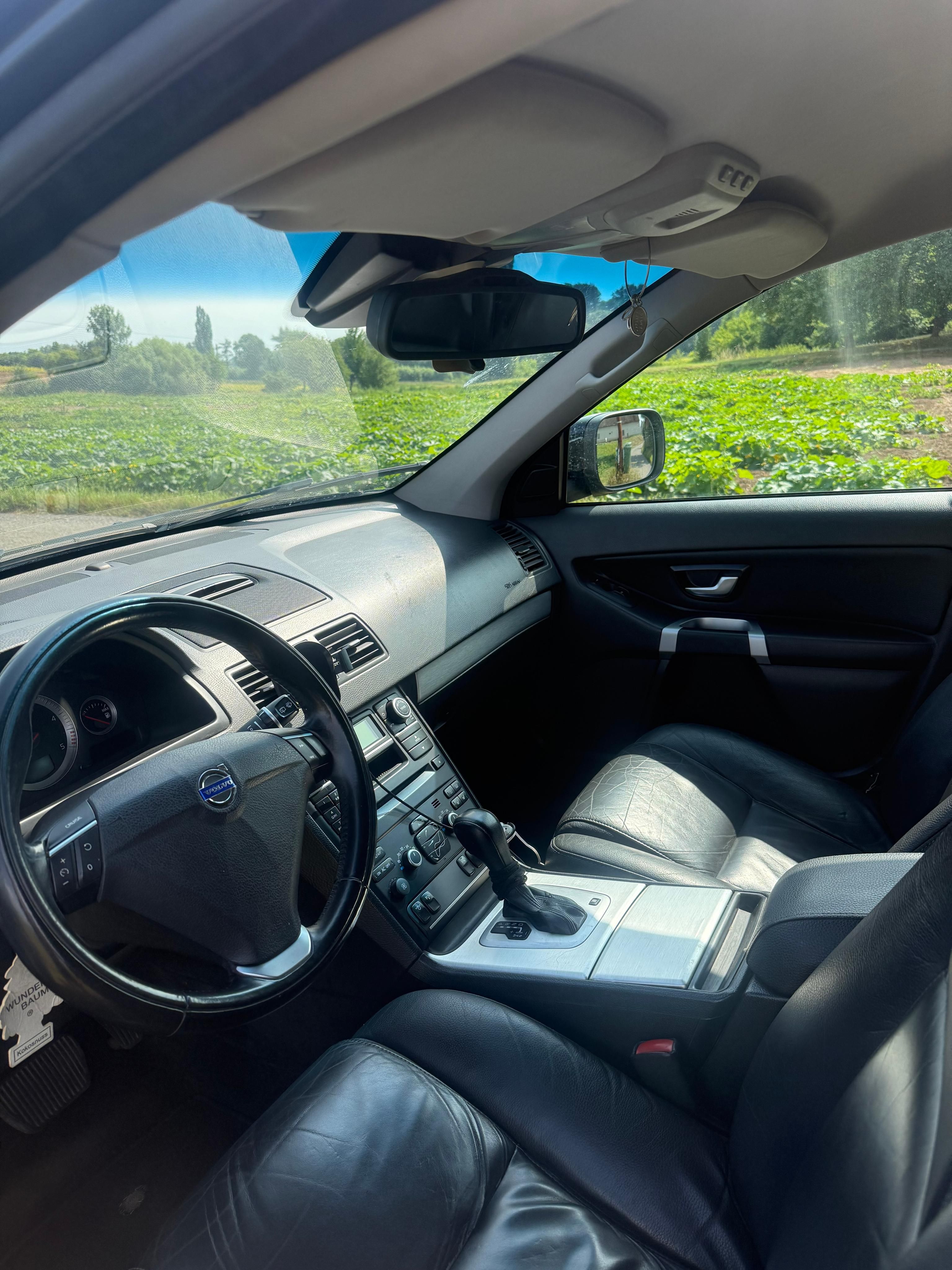 Volvo XC90, 2.4 D5 7míst - fotka 2