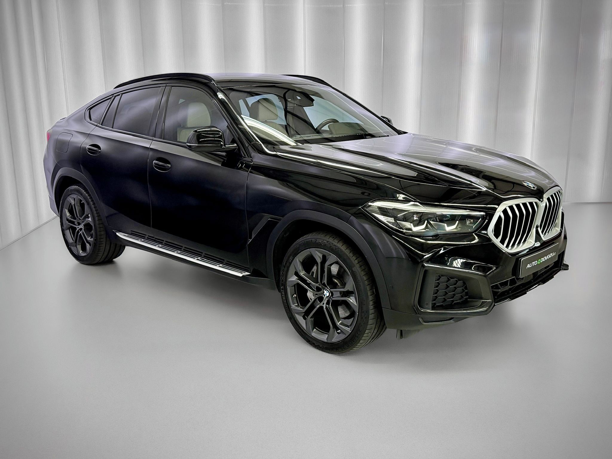 BMW X6, 30d xDrive INDIVIDUAL, LED, HU - fotka 4