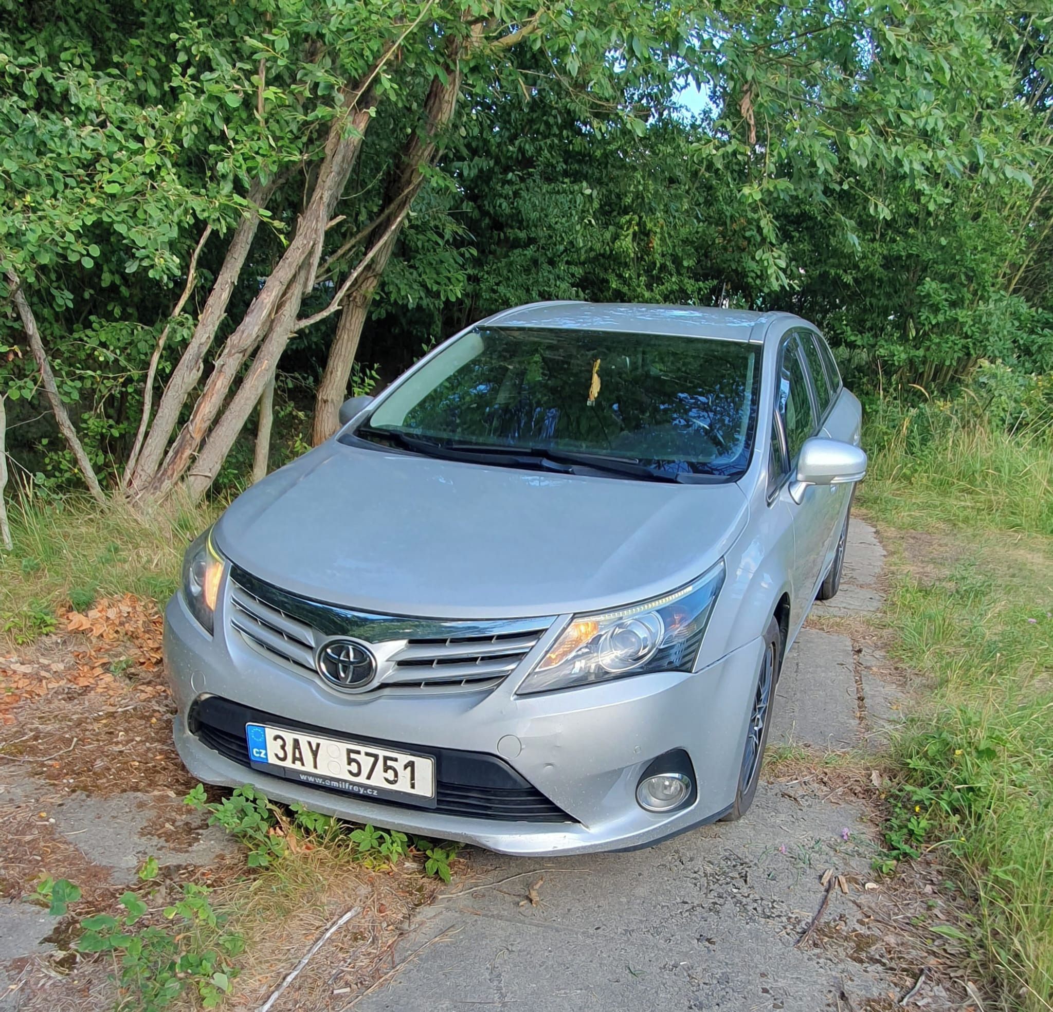 Toyota Avensis, 2 TDI - Servisováno - fotka 2