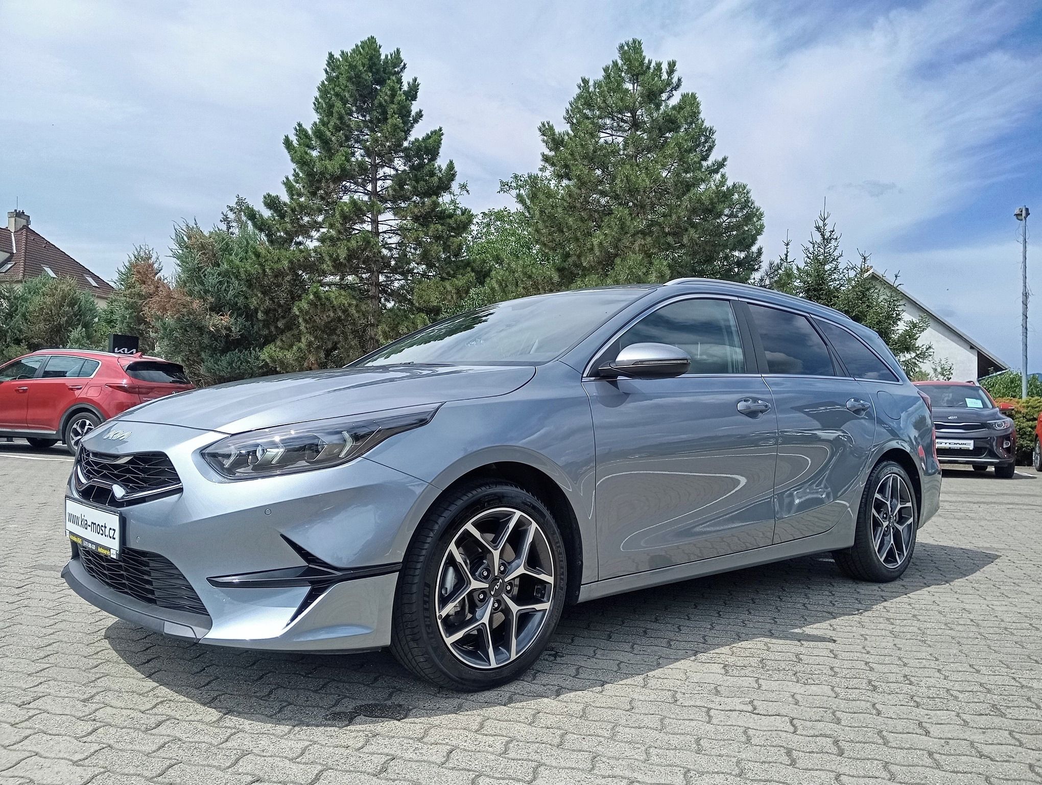 Kia Cee´d SW, 1.5 T-GDi 7DCT TOP + Business - fotka 4