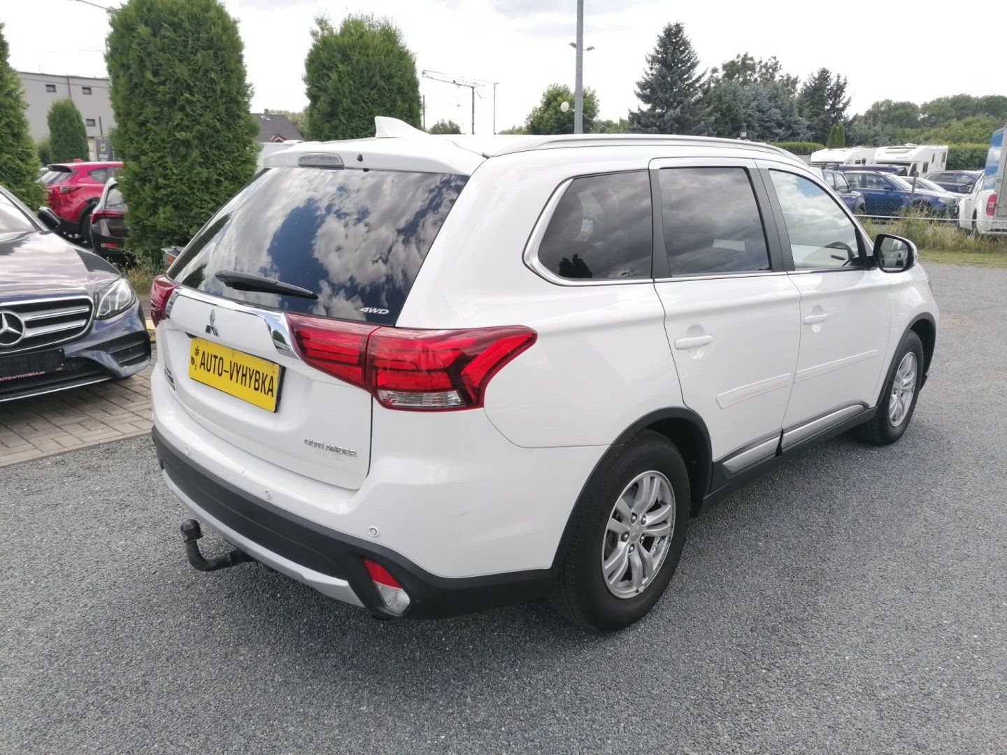 Mitsubishi Outlander, 2.2DI-D 4WD 132kW ČR - fotka 4