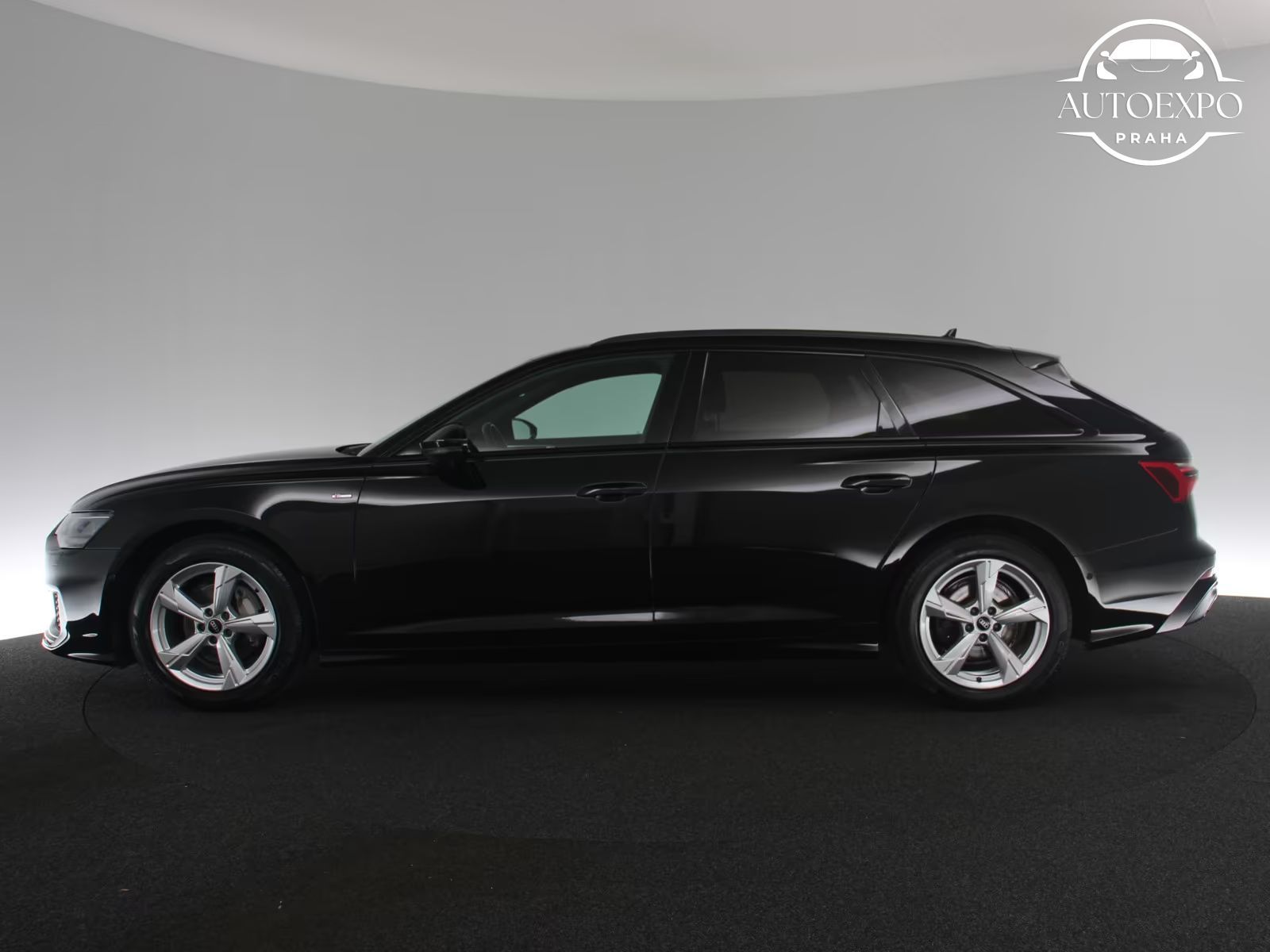 Audi A6, Avant 40 TDI quattro S-line - fotka 3