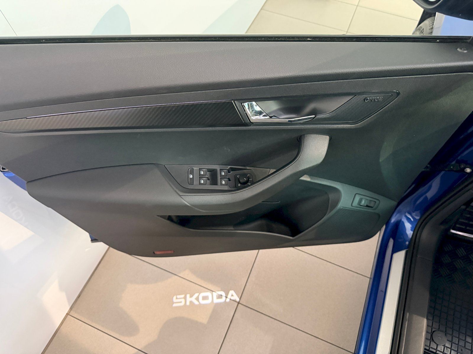 Škoda Karoq, 2.0 TDI 110 kW 4x4 A7A SportLi - fotka 6
