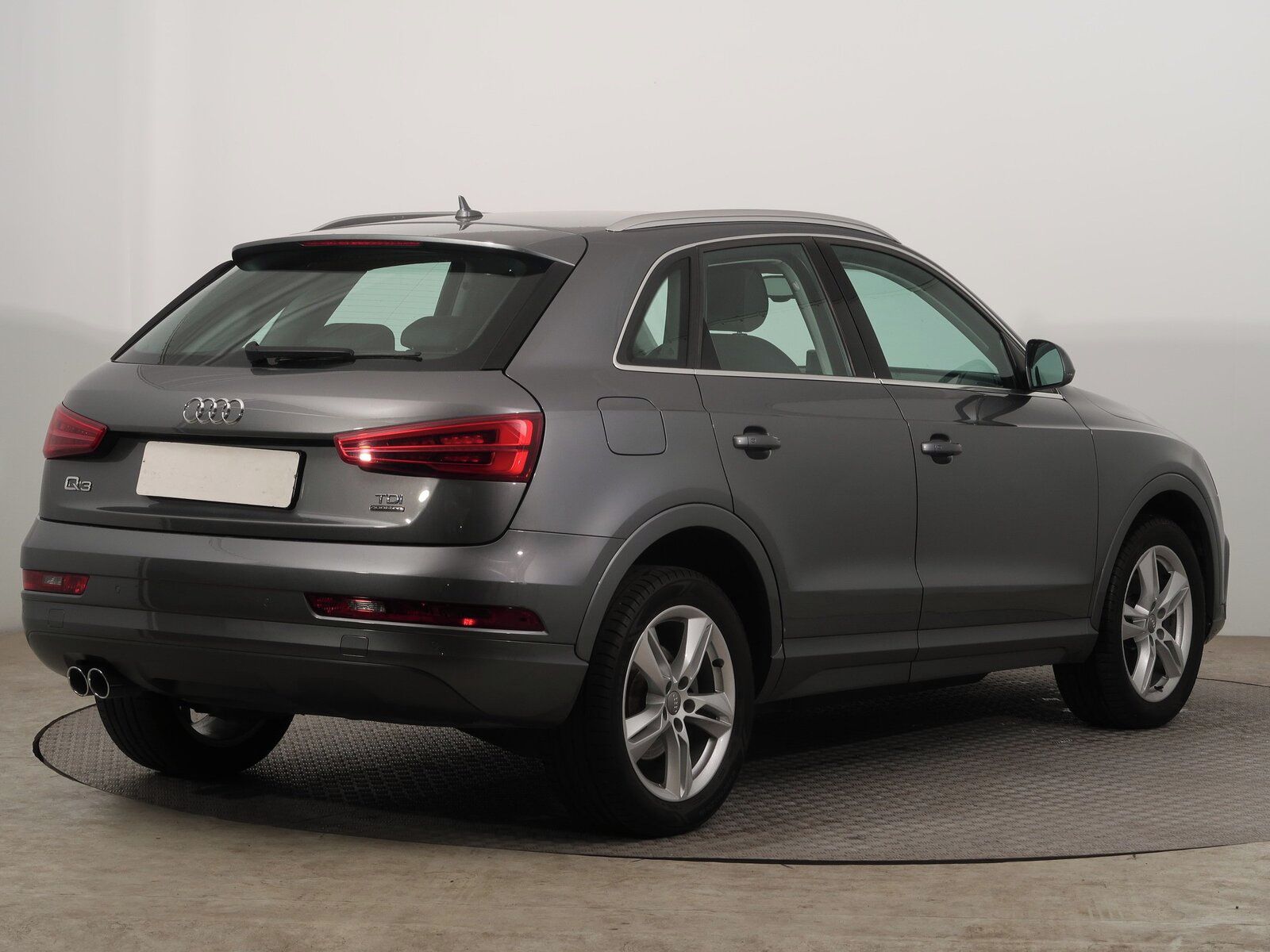 Audi Q3, 2.0 TDI, Automatická klima - fotka 5
