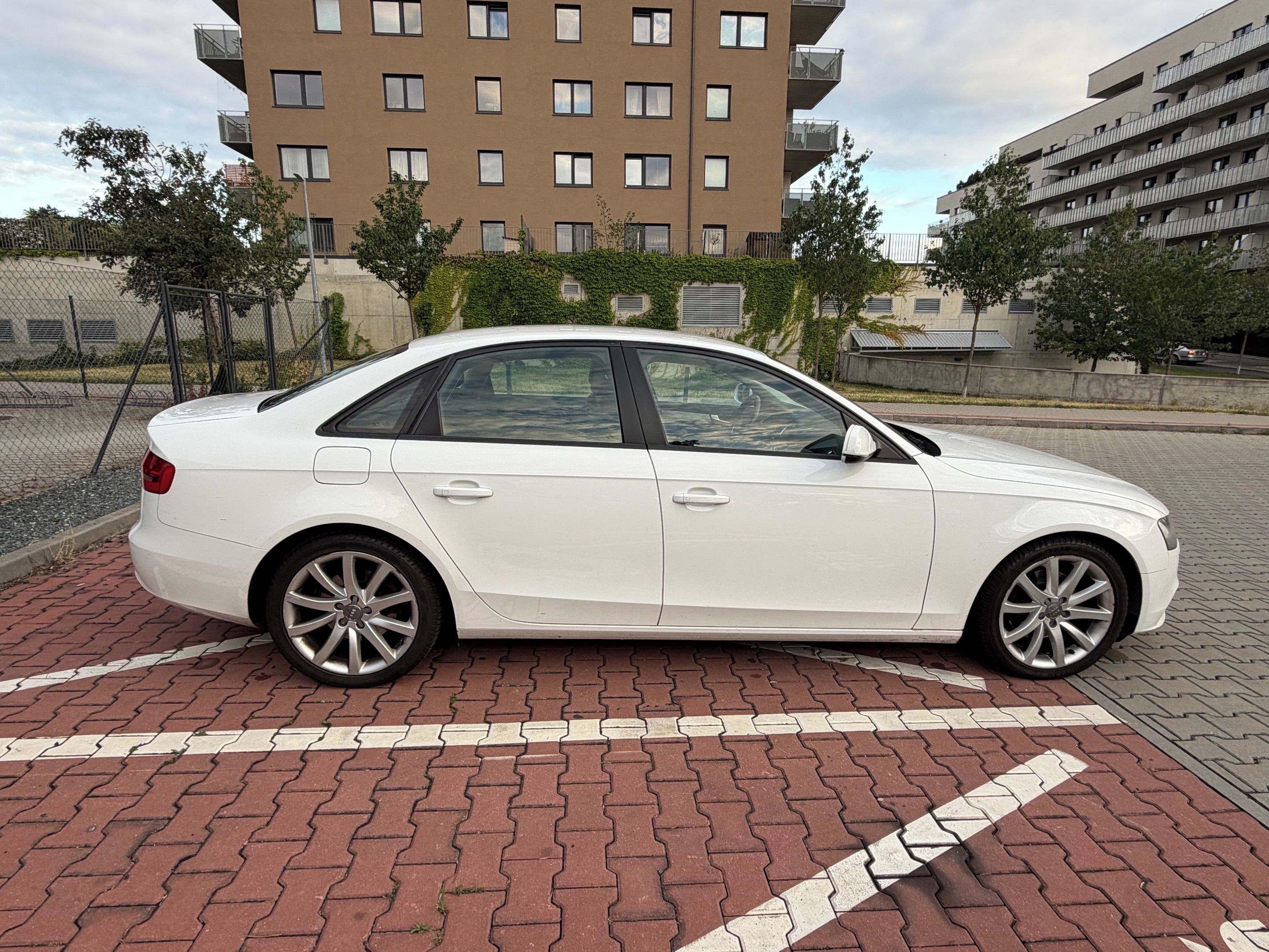 Audi A4, 1.8 TFSI Kola 18" Úplný servis - fotka 5