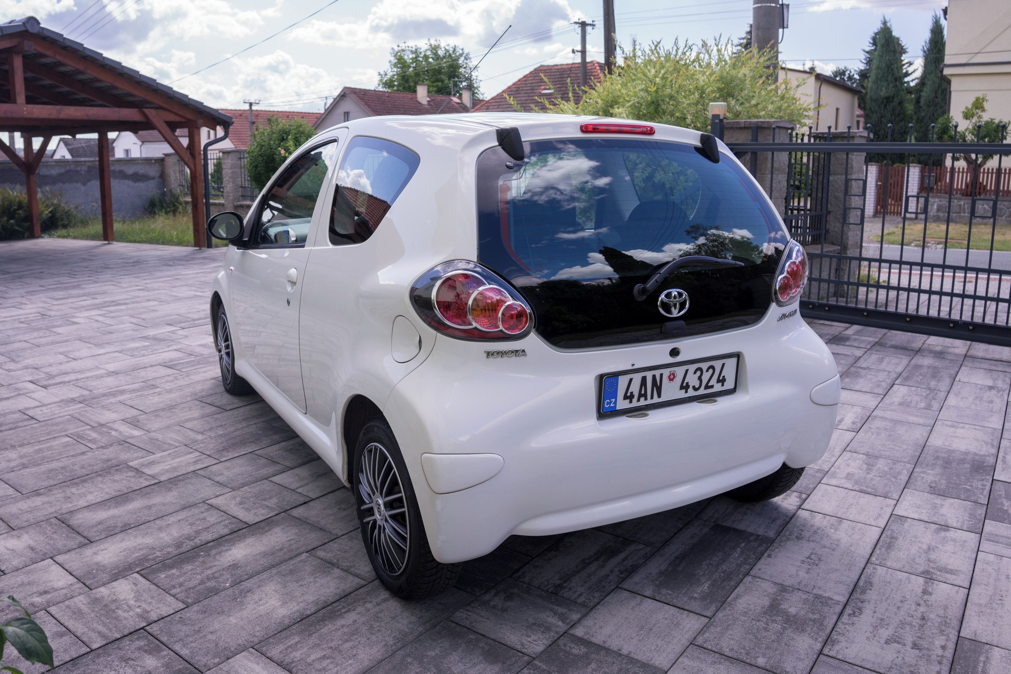 Toyota Aygo, 1.0, klima, nové pneu, STK - fotka 3