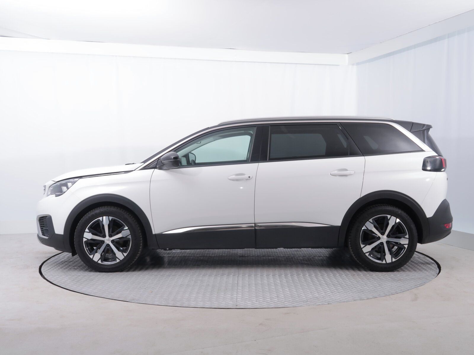 Peugeot 5008, PureTech 130, Allure, 7 míst - fotka 3