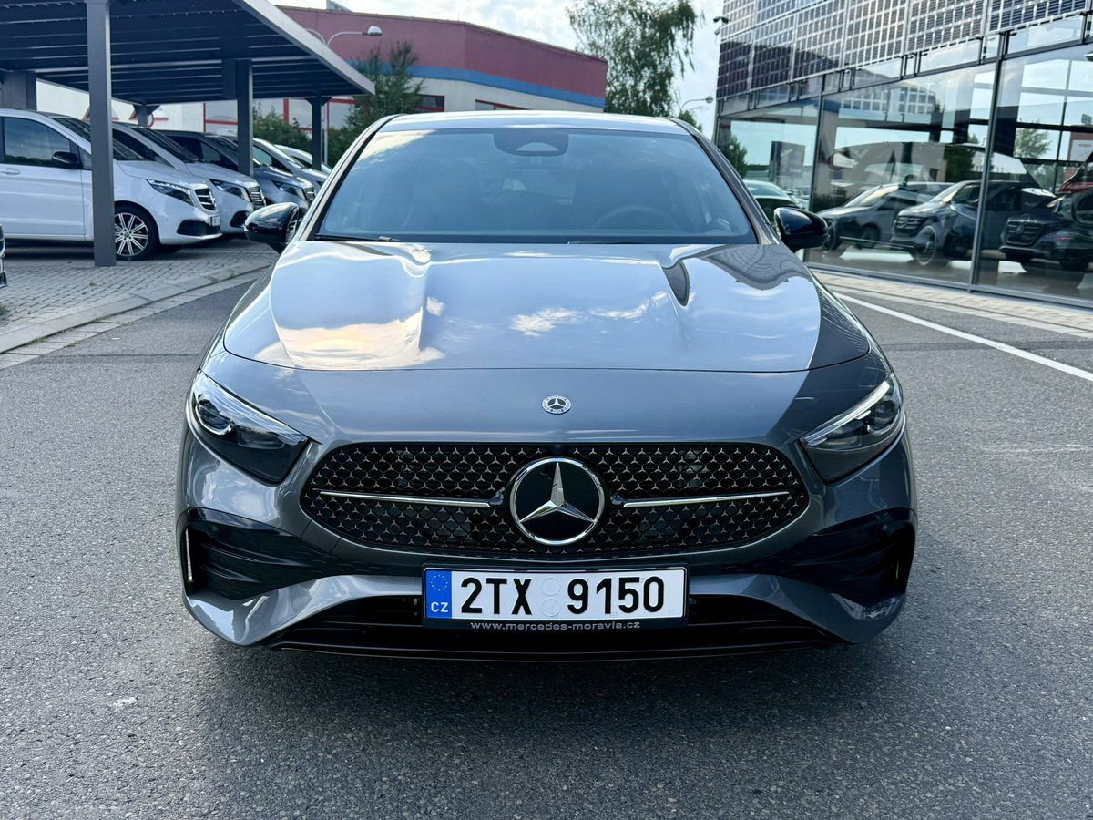 Mercedes-Benz Třídy A, 200 - fotka 2