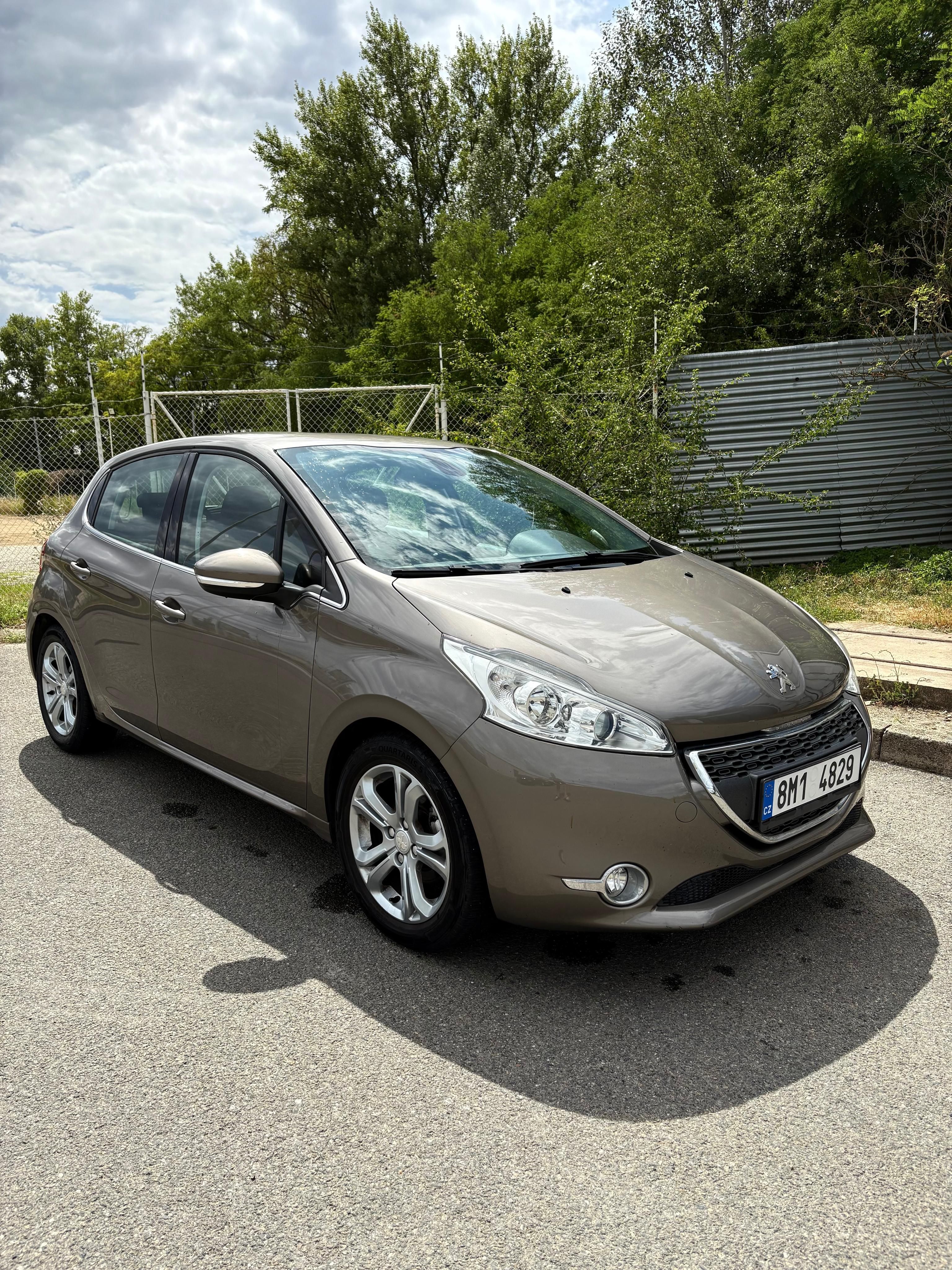 Peugeot 208, 1.2VTi 60kW+SERVISKA+PĚKNÉ