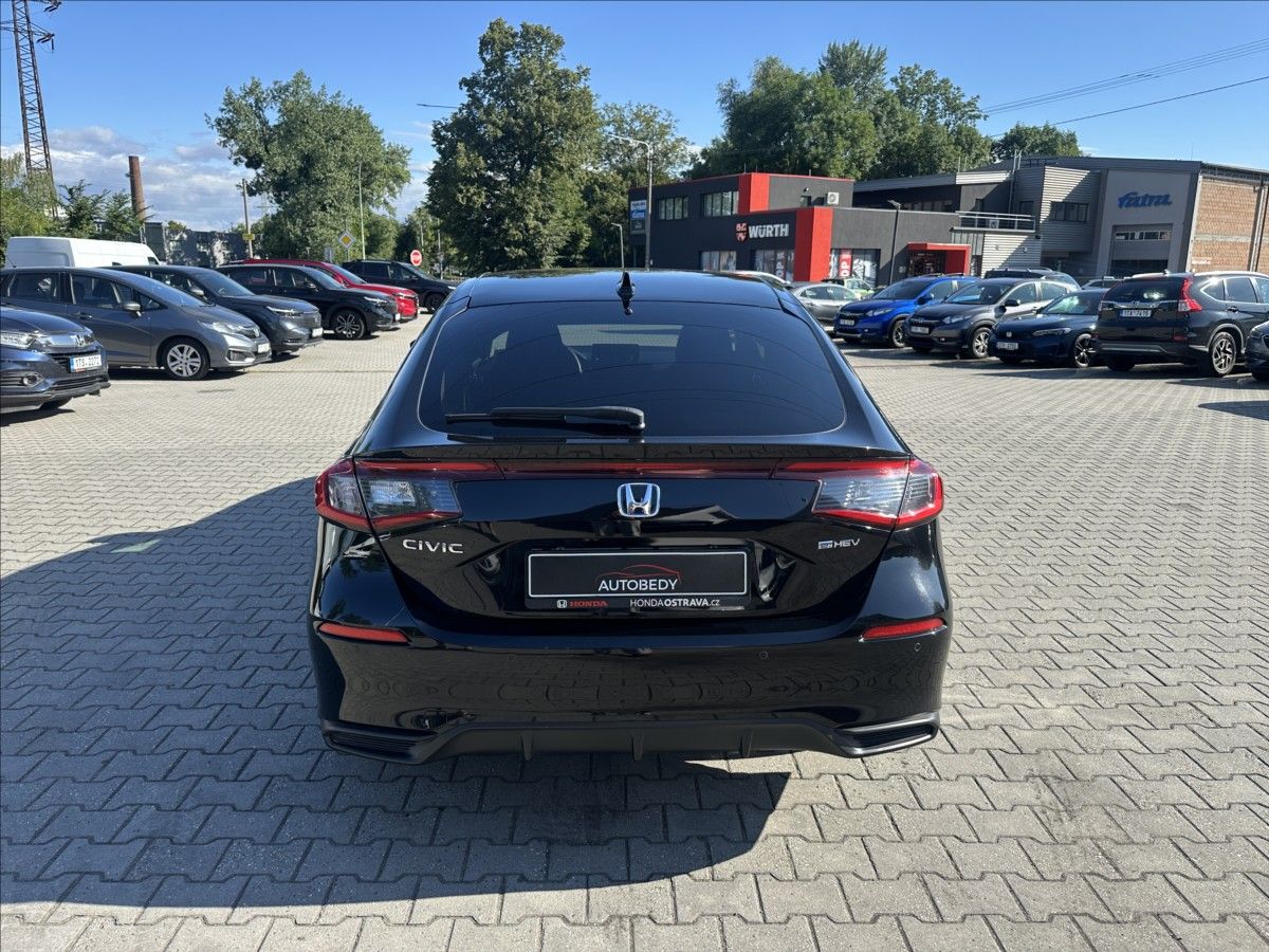 Honda Civic, 2,0 e:HEV Elegance, ČR - fotka 4