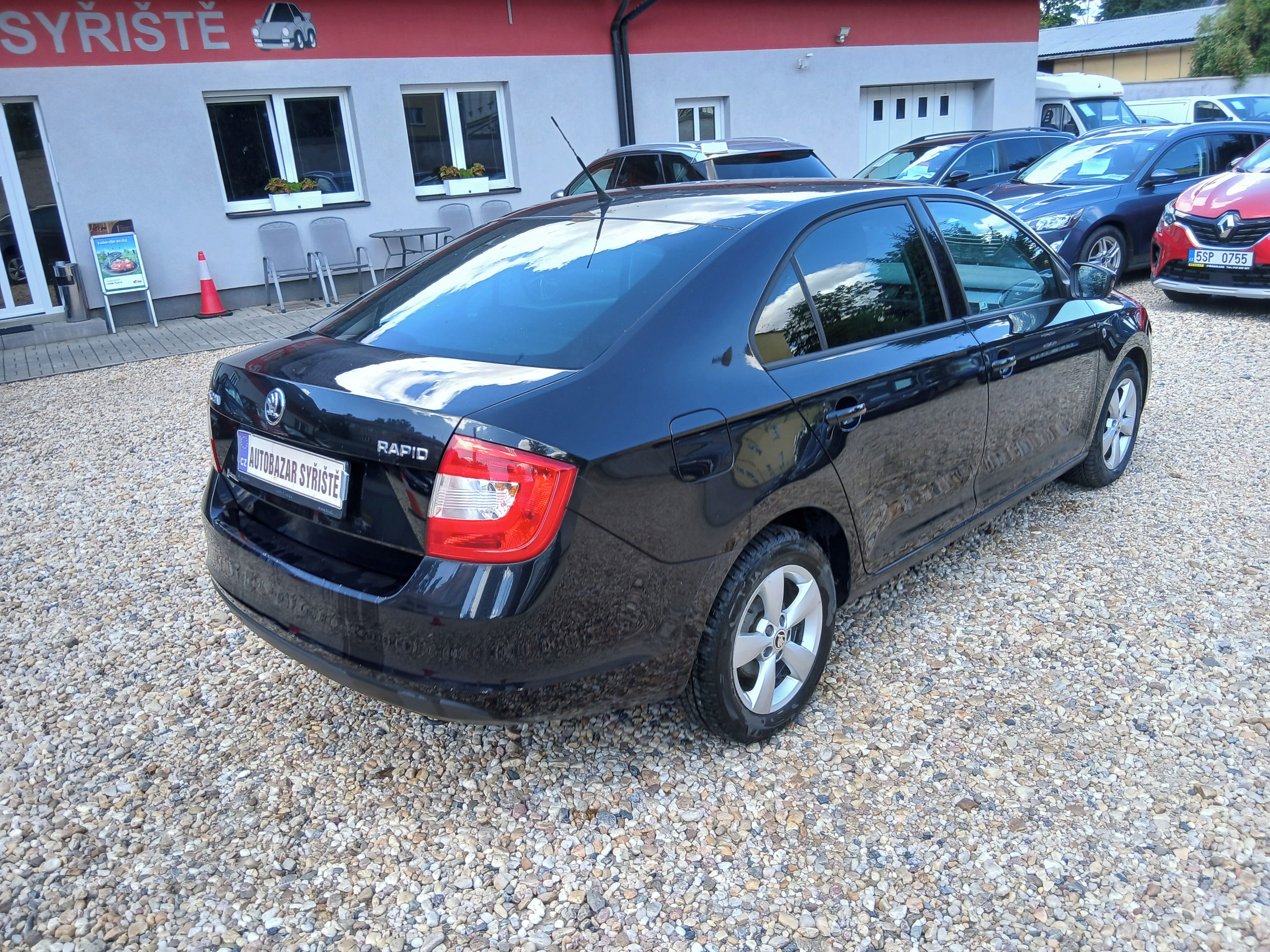Škoda Rapid, 1.6TDi 66KW Ambi S.Kniha ČR,DP - fotka 5