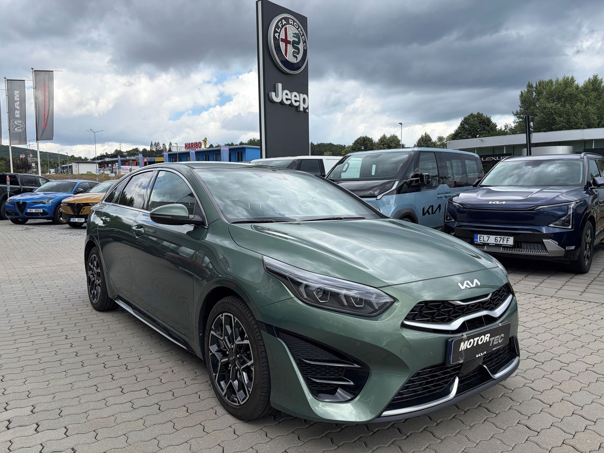 Kia ProCeed, 1.5 T-GDi 7DCT GT-Line Plus - fotka 2