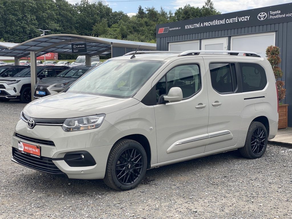 Toyota Proace City Verso, 1.2iT, ČR, Family, 7 míst - fotka 4