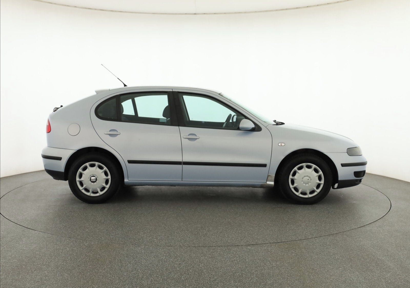 Seat Leon, 1.4, po STK, Klima - fotka 6