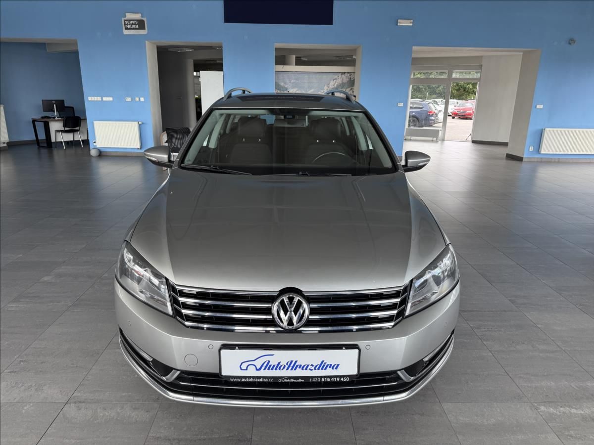 Volkswagen Passat, 2,0   DSG,HIGHLINE,SERVISKA - fotka 2