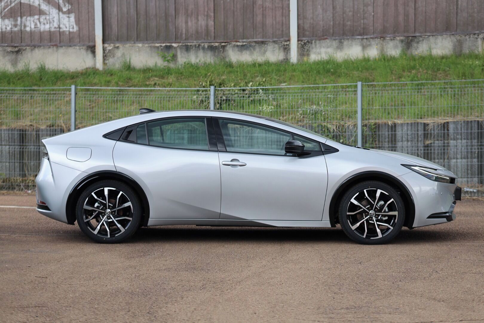Toyota Prius, PHEV Prestige dodání září - fotka 4