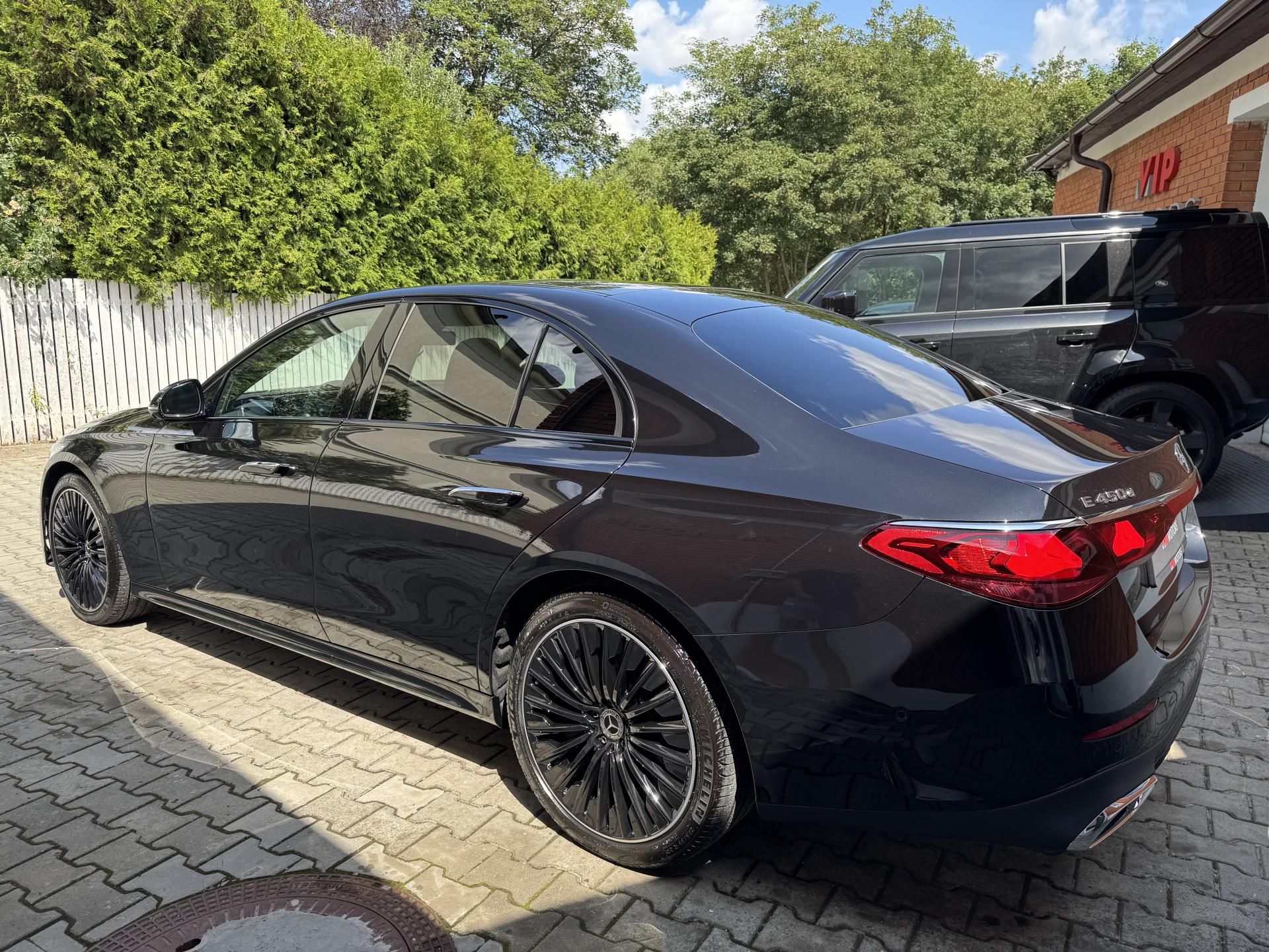 Mercedes-Benz Třídy E, E450d-4M-AMG-NEZ.T-3D-R20-ČR - fotka 3