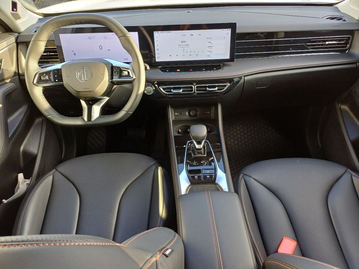 MG HS, Exclusive 1,5 TGI 125 kW FWD 7 - fotka 2