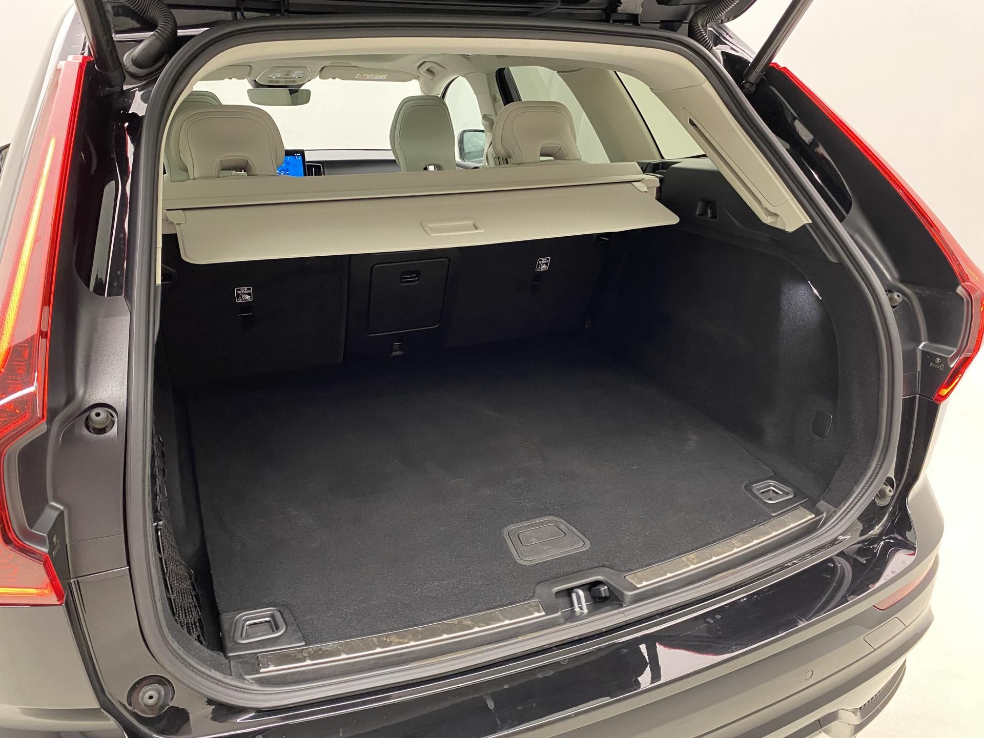 Volvo XC60, T8 AWD RECHARGE DARK ULTRA CZ - fotka 6