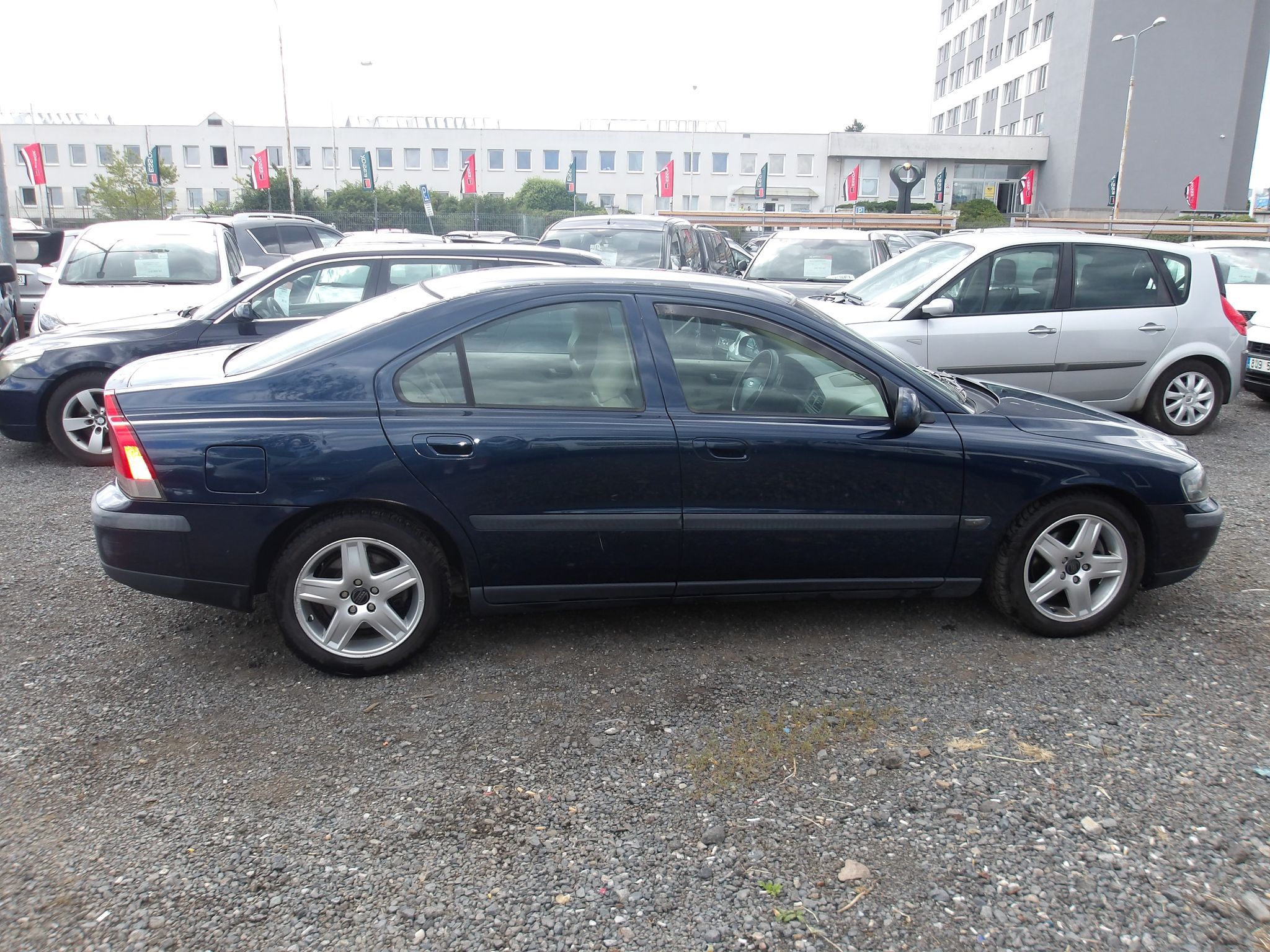 Volvo S60, 2,4D JEZDÍ DOBŘE ! PĚKNÝ ! - fotka 6