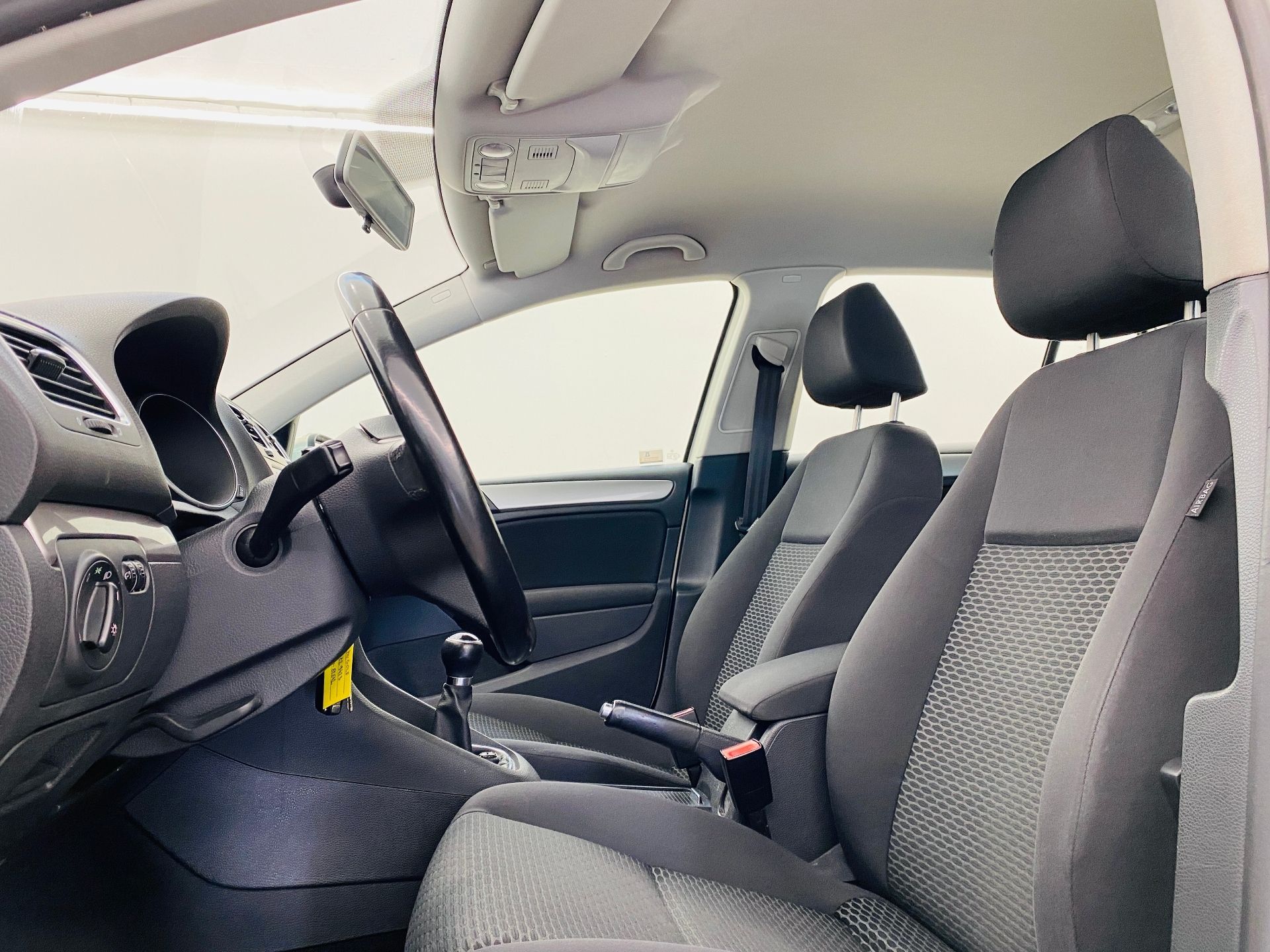 Volkswagen Golf, 1.6 TDI 77kW - fotka 5