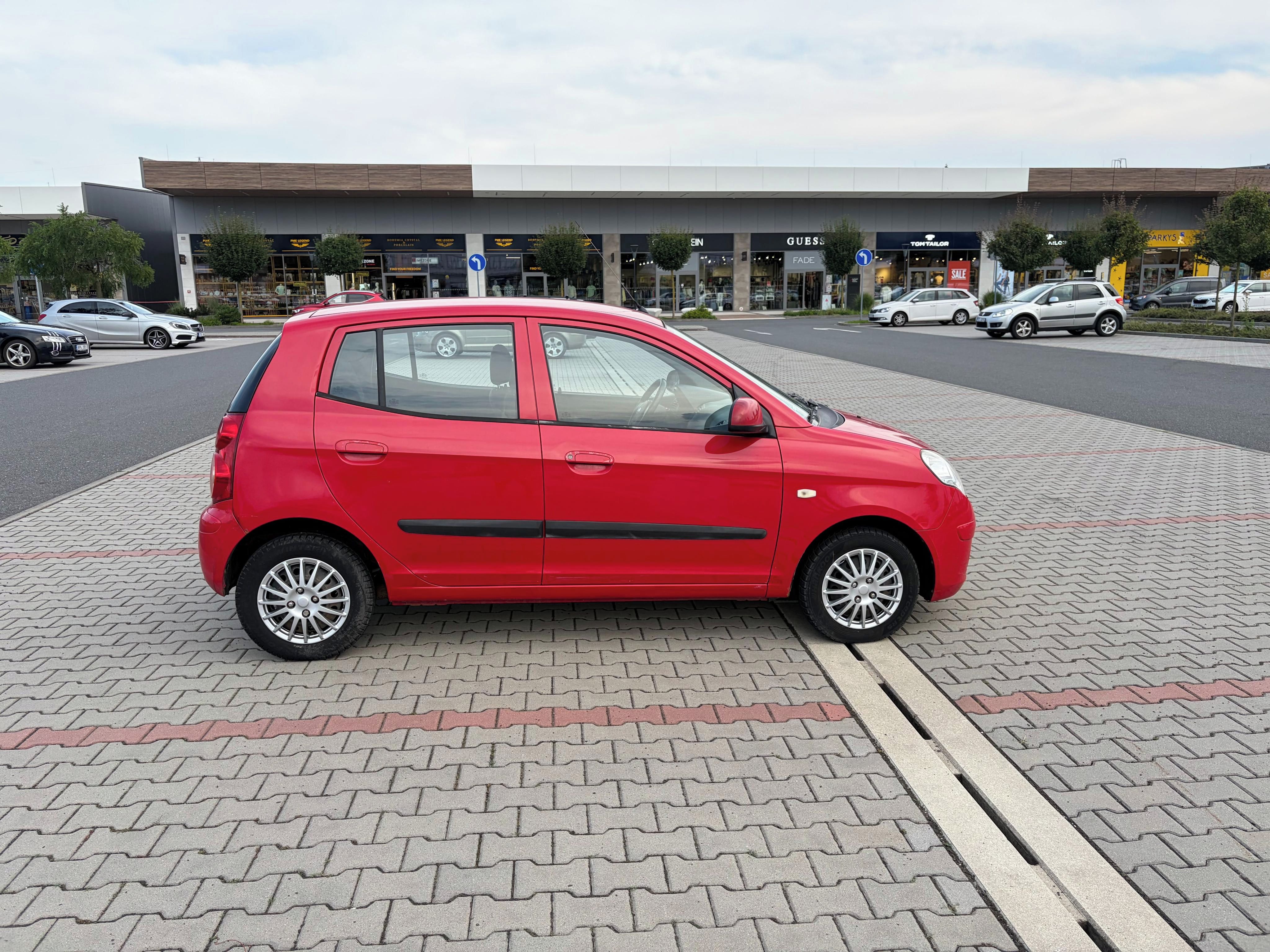 Kia Picanto, 1.0 48kw naj. 148t klima - fotka 2