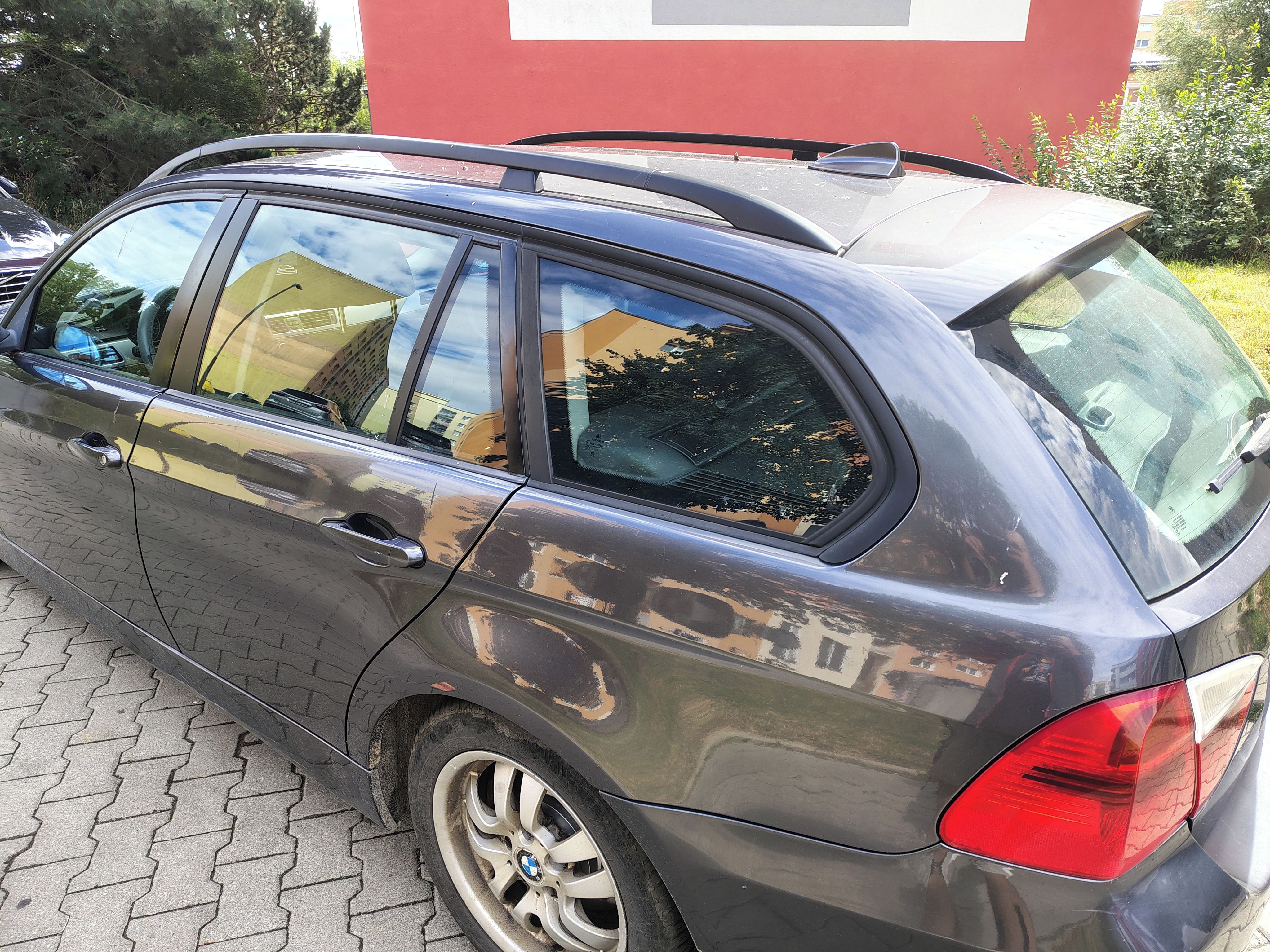 BMW Řada 3, BMW 318 d - fotka 2