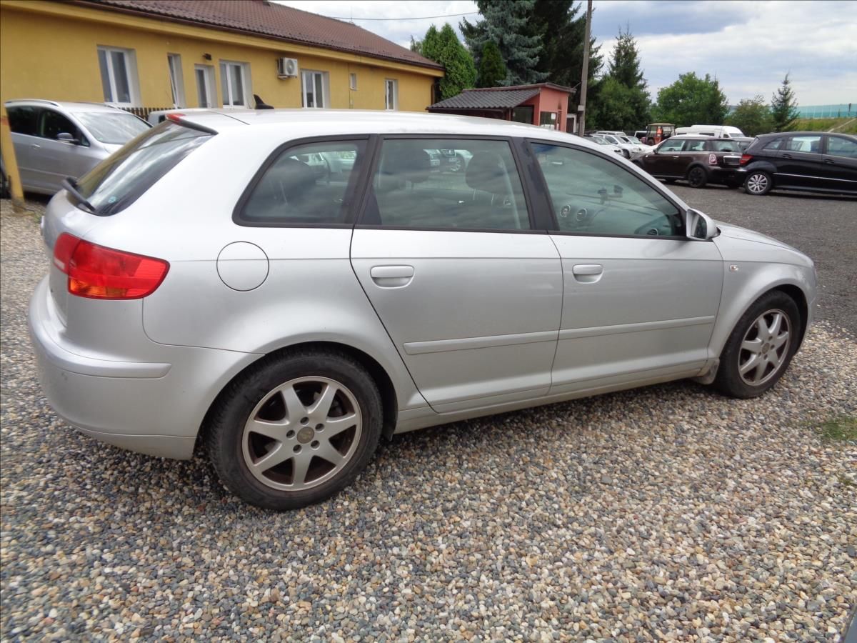 Audi A3, 2,0 Automat  Sportback - fotka 6