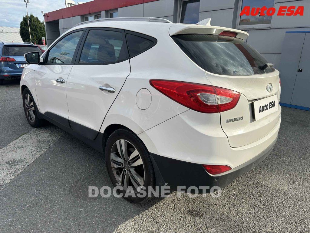 Hyundai ix35, 2.0 CRDi 4x4,2.maj,ČR - fotka 2