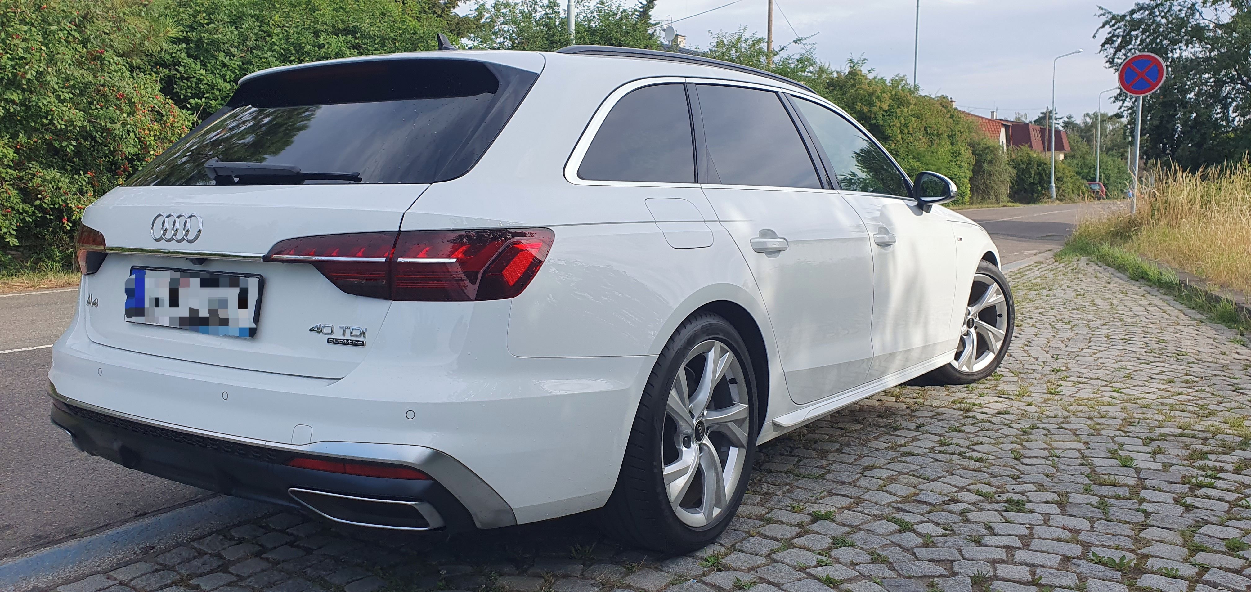 Audi A4 Avant, 40TDI 4X4 150kW/S-LINE/DPH/ČR - fotka 6