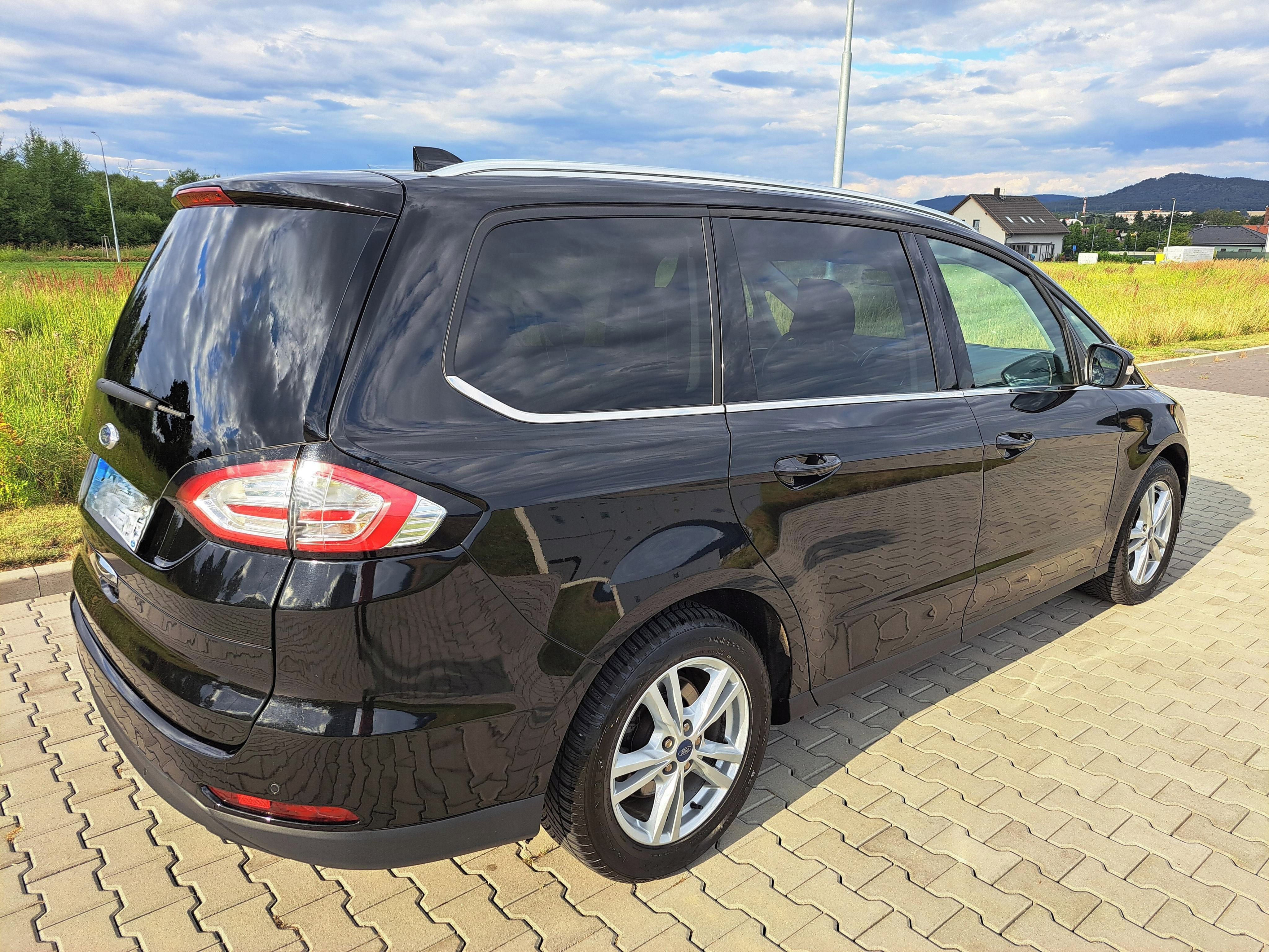 Ford Galaxy, 2,0 TDi, Titanium - fotka 4