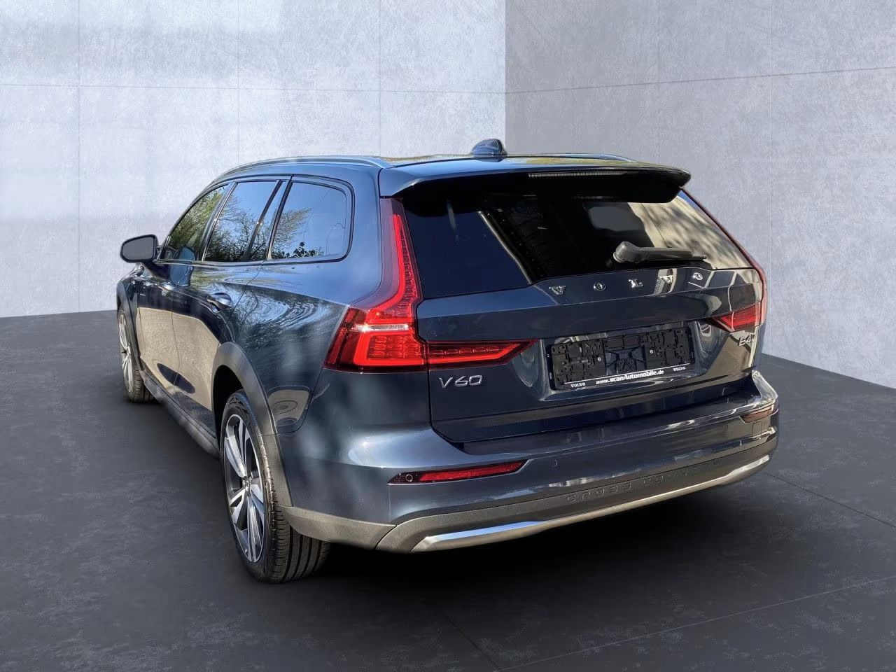 Volvo V60, Cross Country 2.0 CC Plus AWD - fotka 4