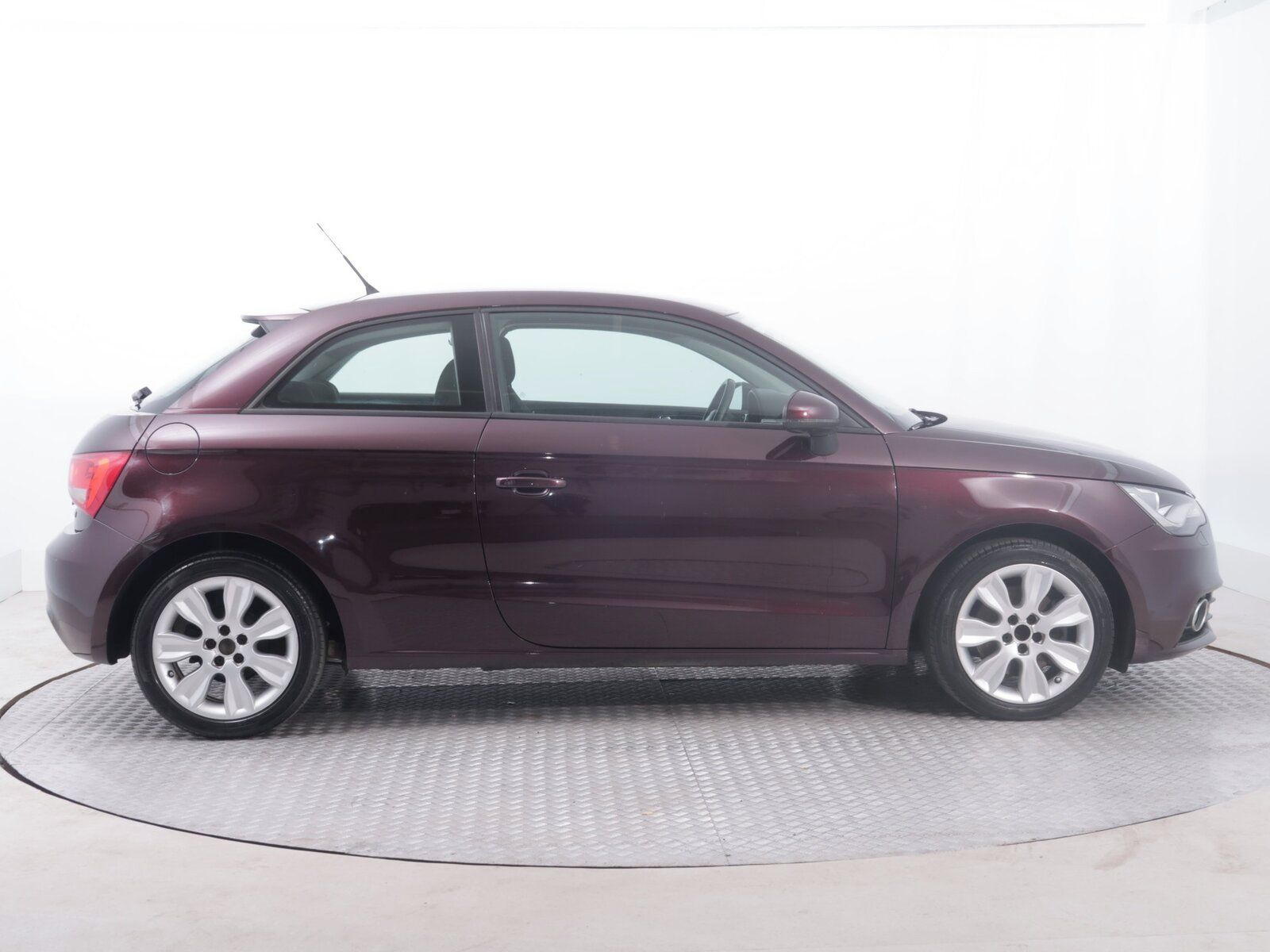 Audi A1, 1.6 TDI, Serv.kniha, Xenony - fotka 6