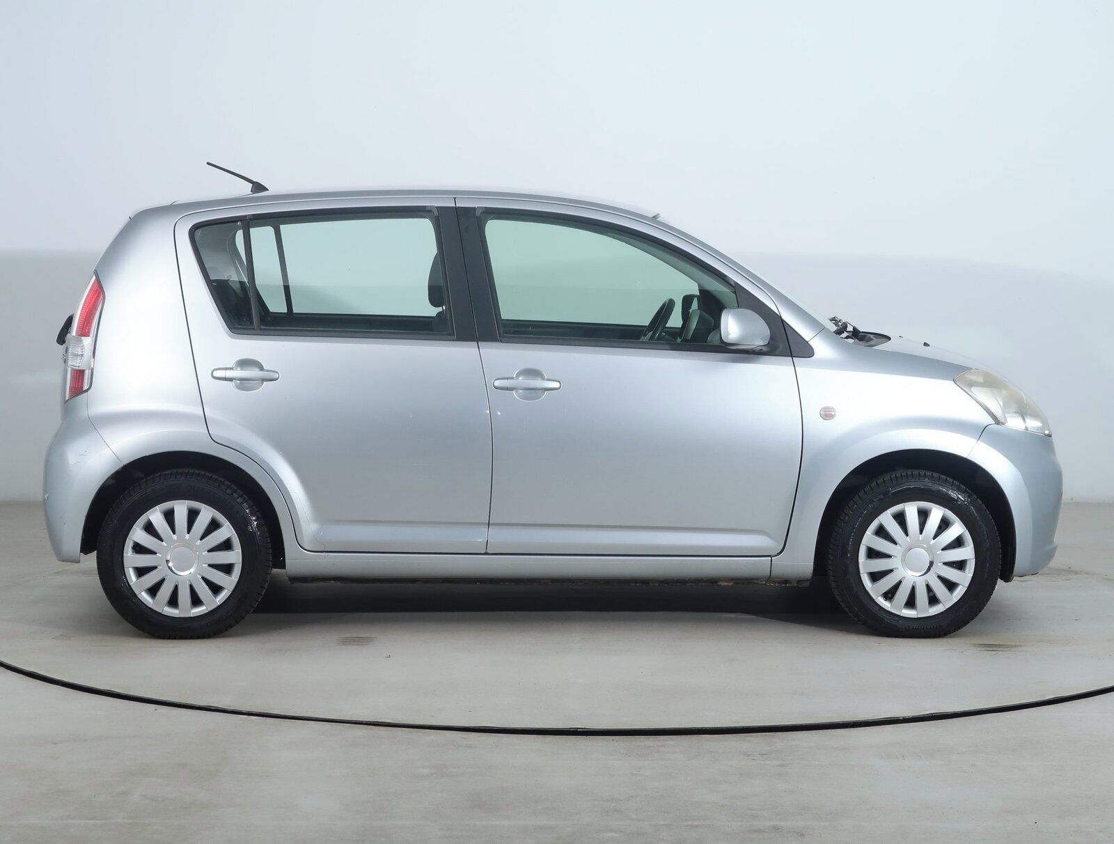 Daihatsu Sirion, 1.3, po STK - fotka 6