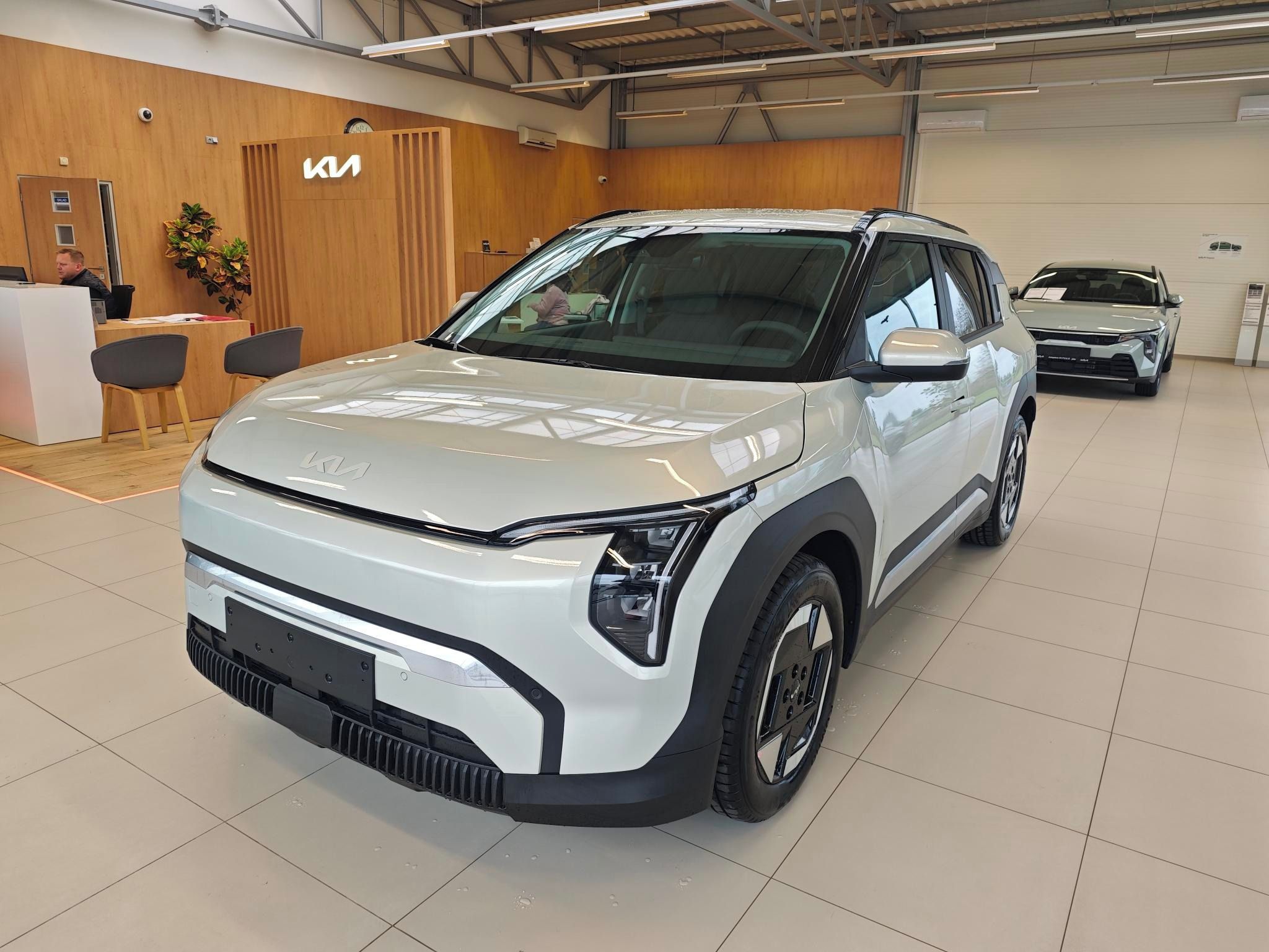 Kia EV3, EV3 4x2 EARTH 150 KW + 81,4