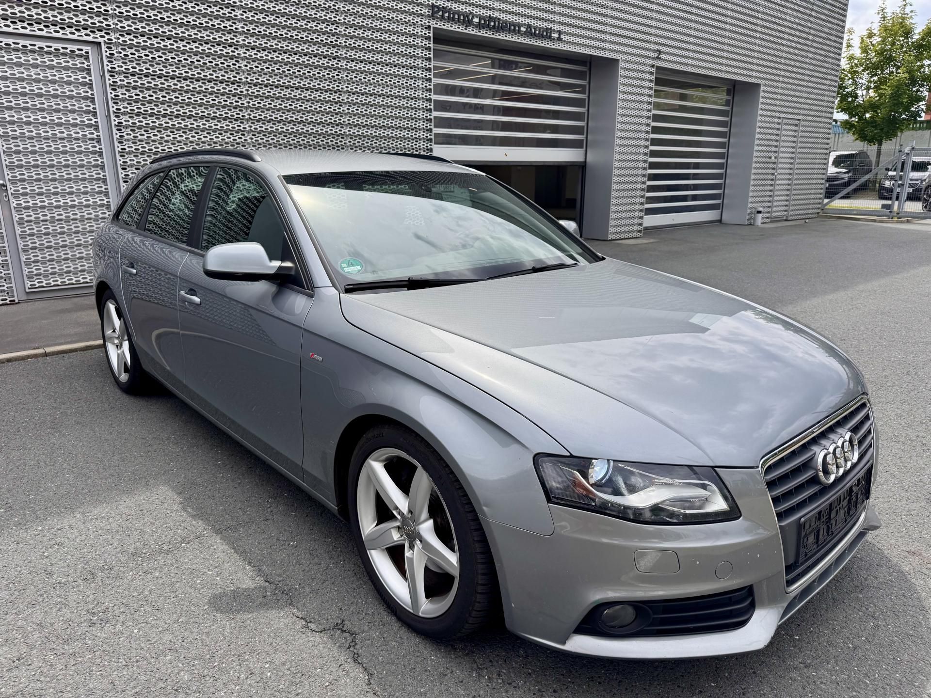 Audi A4 Avant, 2.0 TDI 3xS line Sportpaket!!! - fotka 3