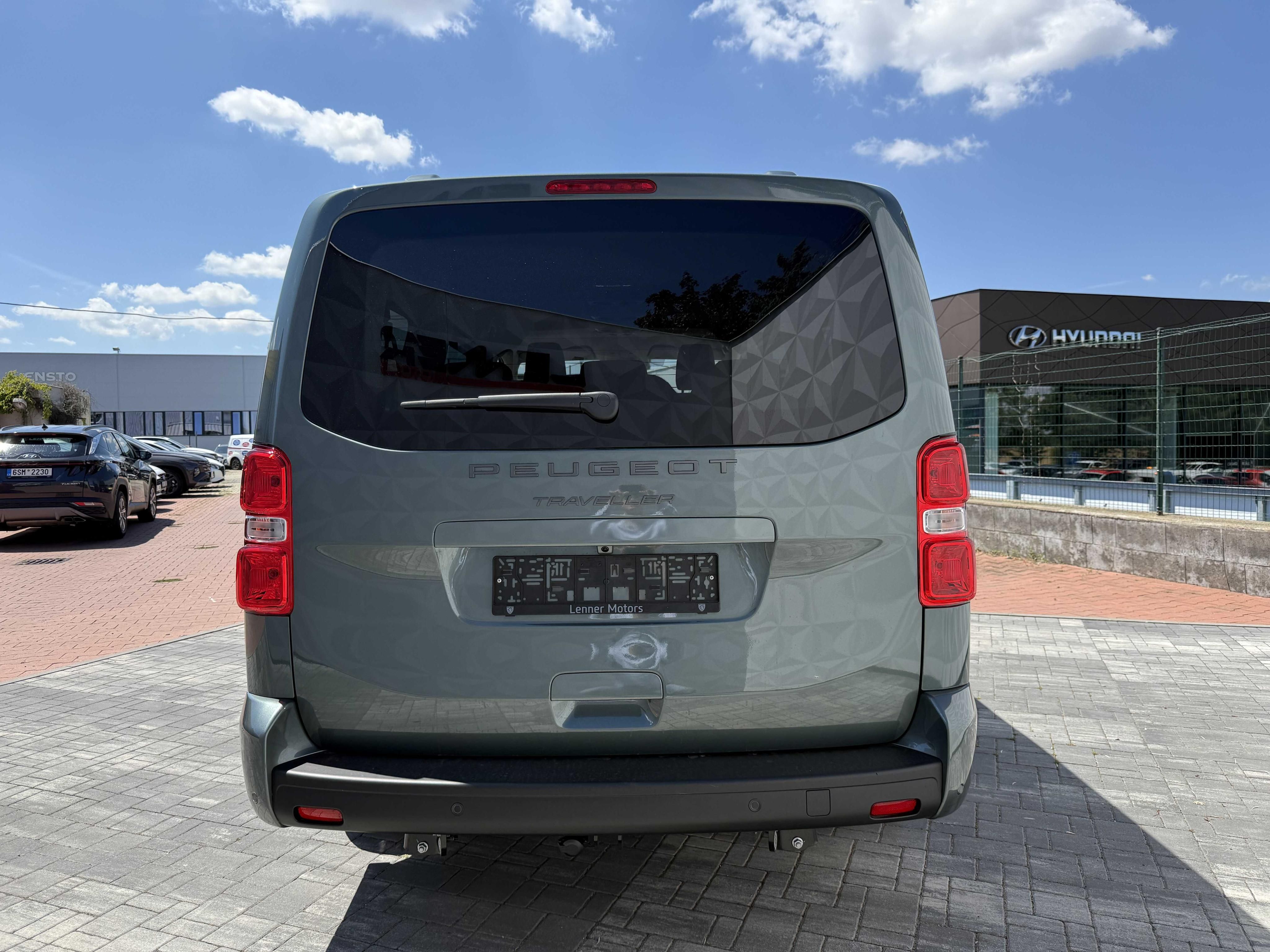 Peugeot Traveller, Active long 2.2 BlueHDi 180 AT - fotka 6