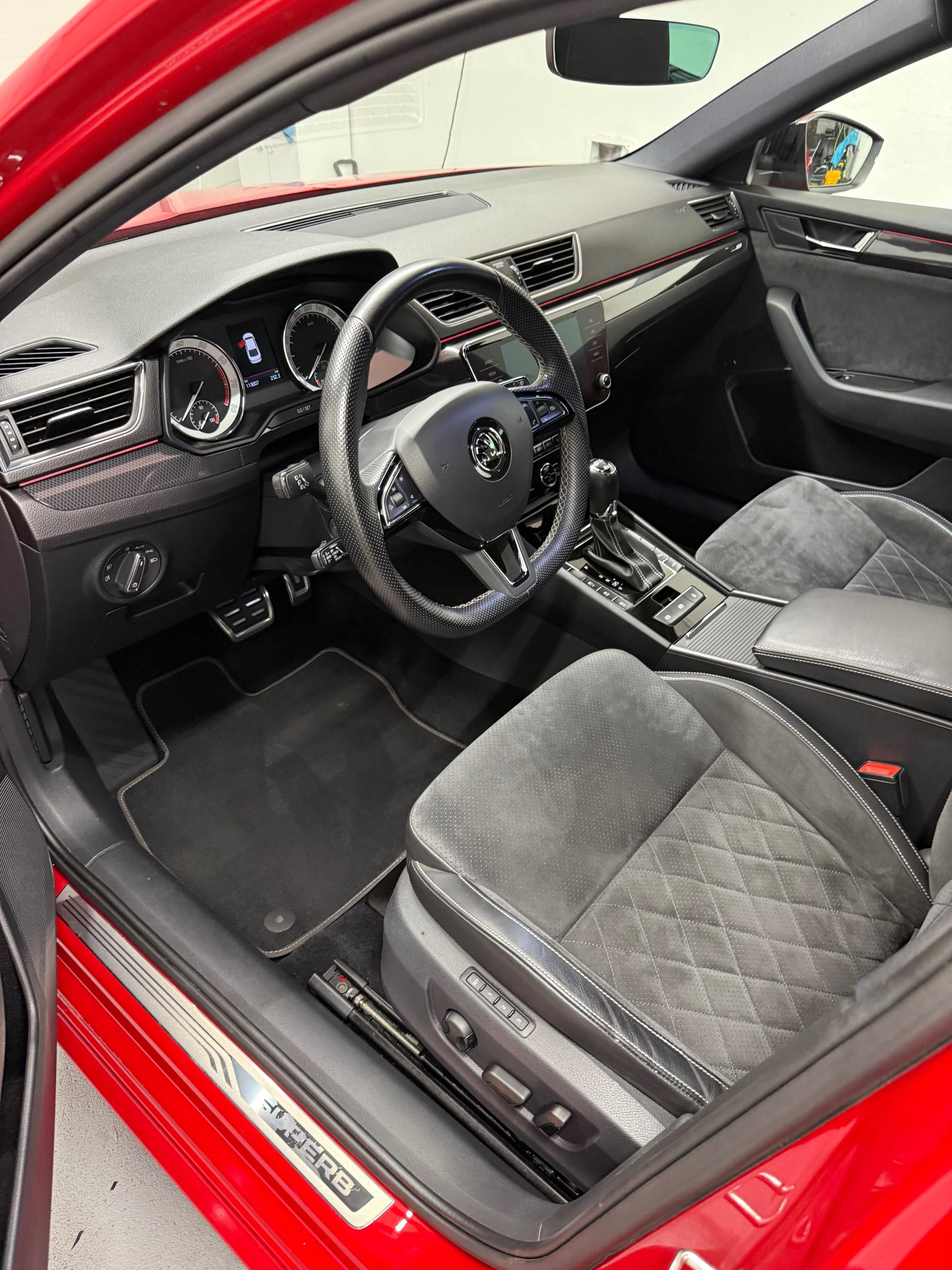 Škoda Superb, 2.0 tsi,Sportline,plný servis - fotka 4