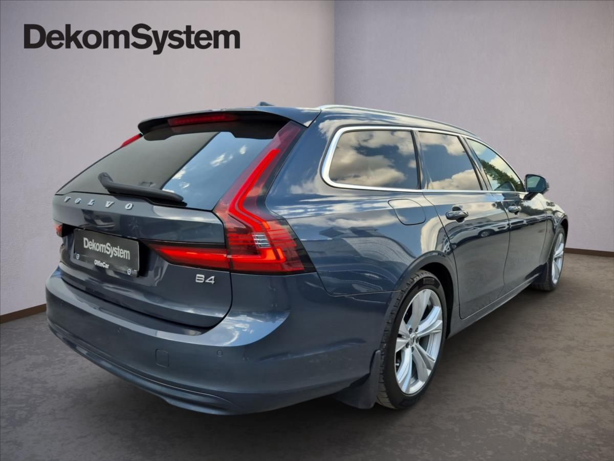 Volvo V90, 2,0 B4 FWD Momentum Advanced - fotka 5