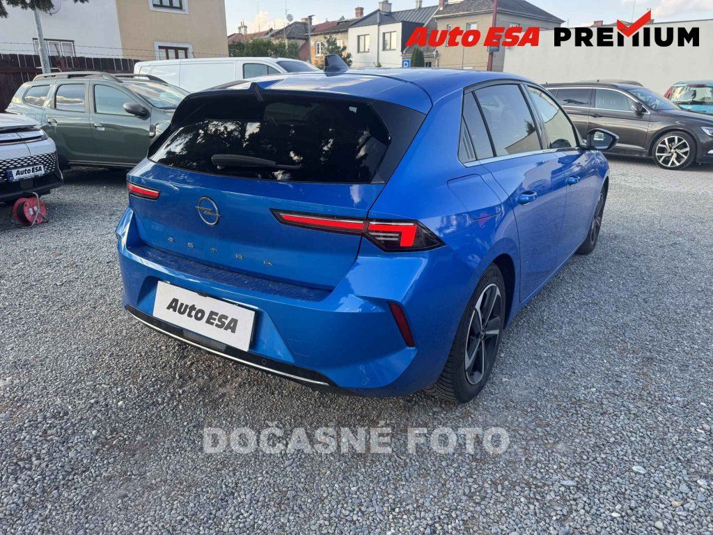 Opel Astra, 1.2PT,ČR,servis.kniha - fotka 2