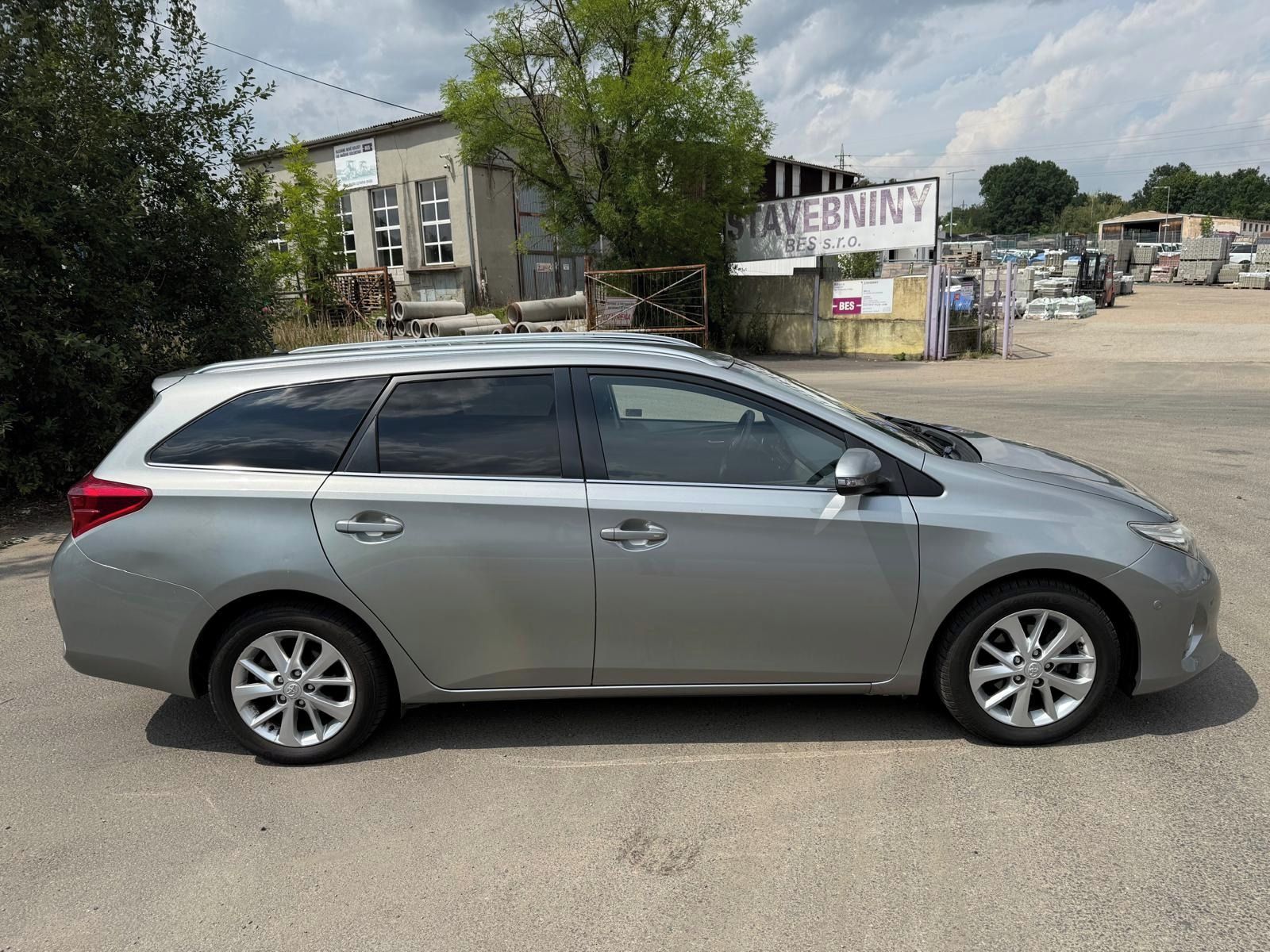 Toyota Auris, 1.6 Valvematic - fotka 6