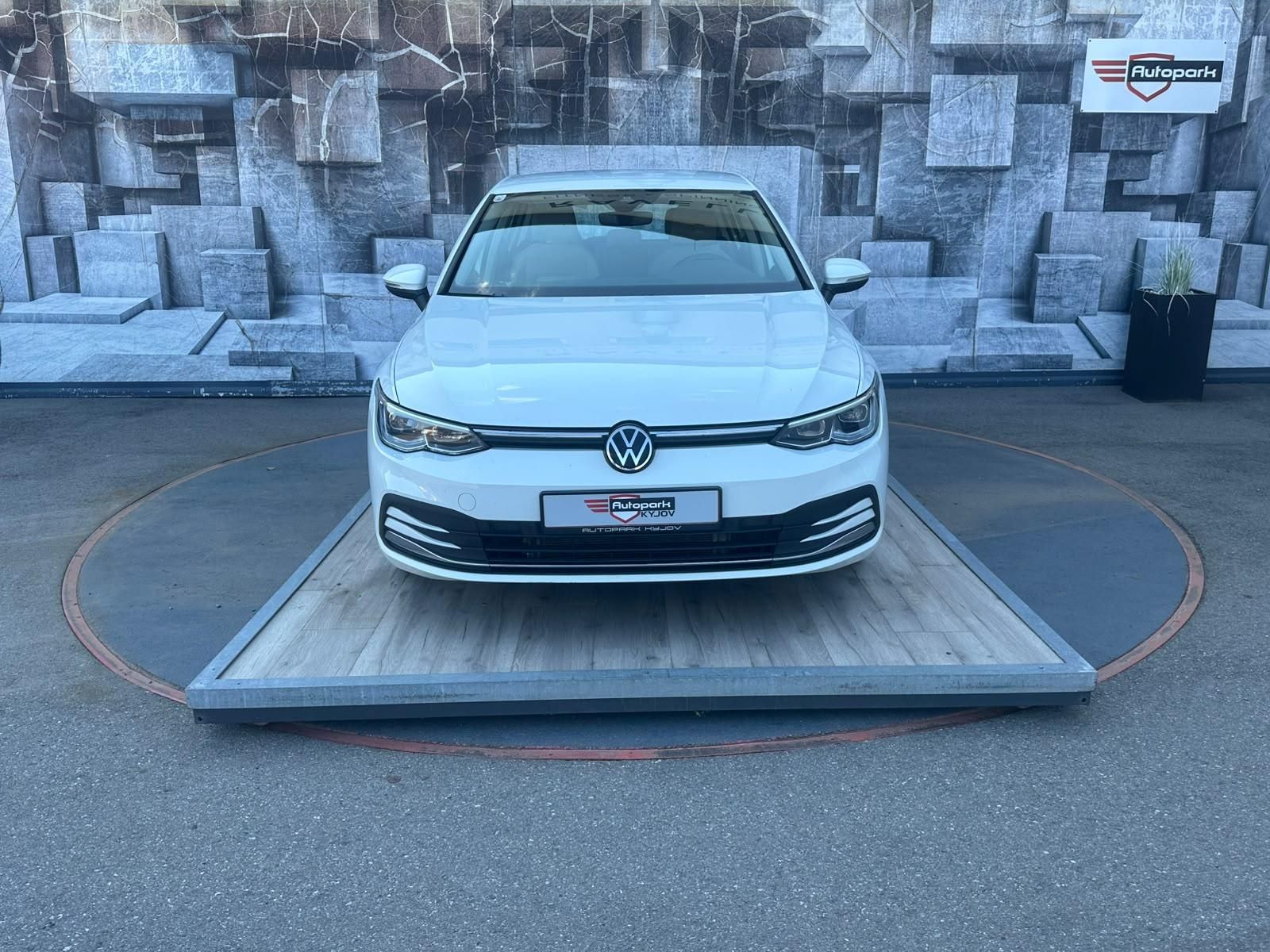 Volkswagen Golf, 2.0TDi, 110KW,STYLE,MATRIX,DPH - fotka 2