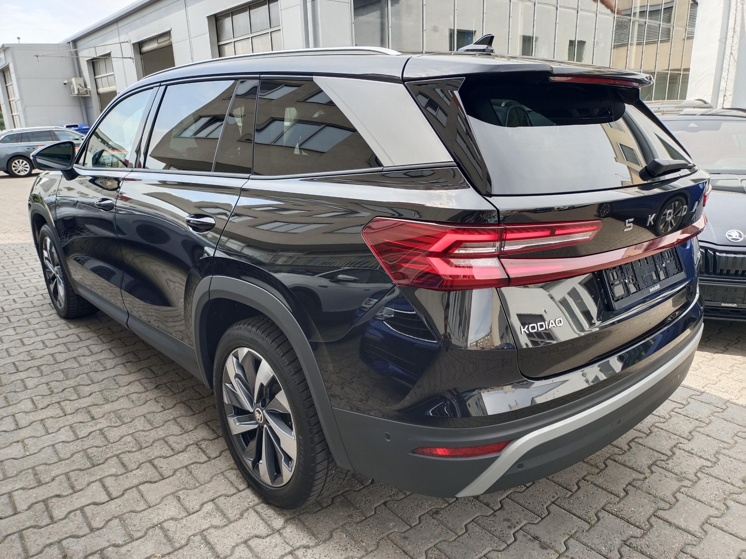 Škoda Kodiaq, TDI 142kW 4x4 Tažné + Webasto - fotka 4