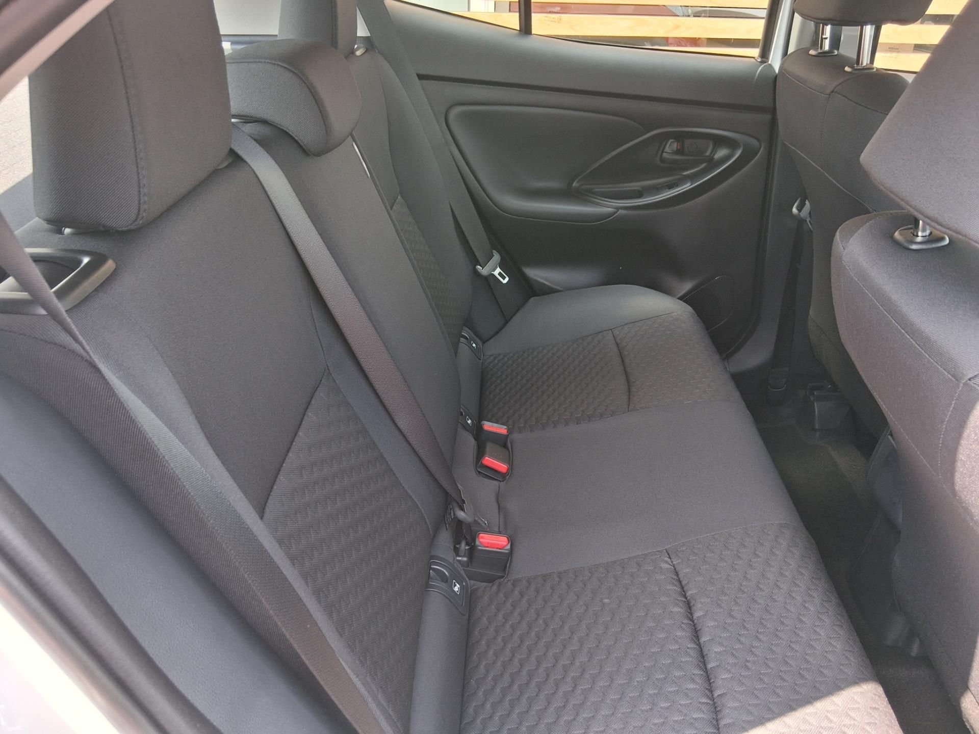 Toyota Yaris Cross, 1,5 HEV 4X4 LIMITED EDITION - fotka 5