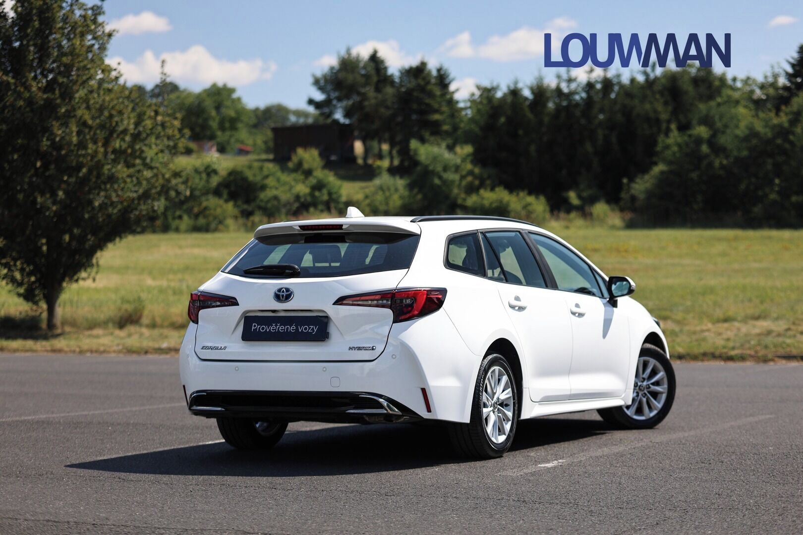 Toyota Corolla, 2.0 HEV e-CVT COMFORT TECH - fotka 2