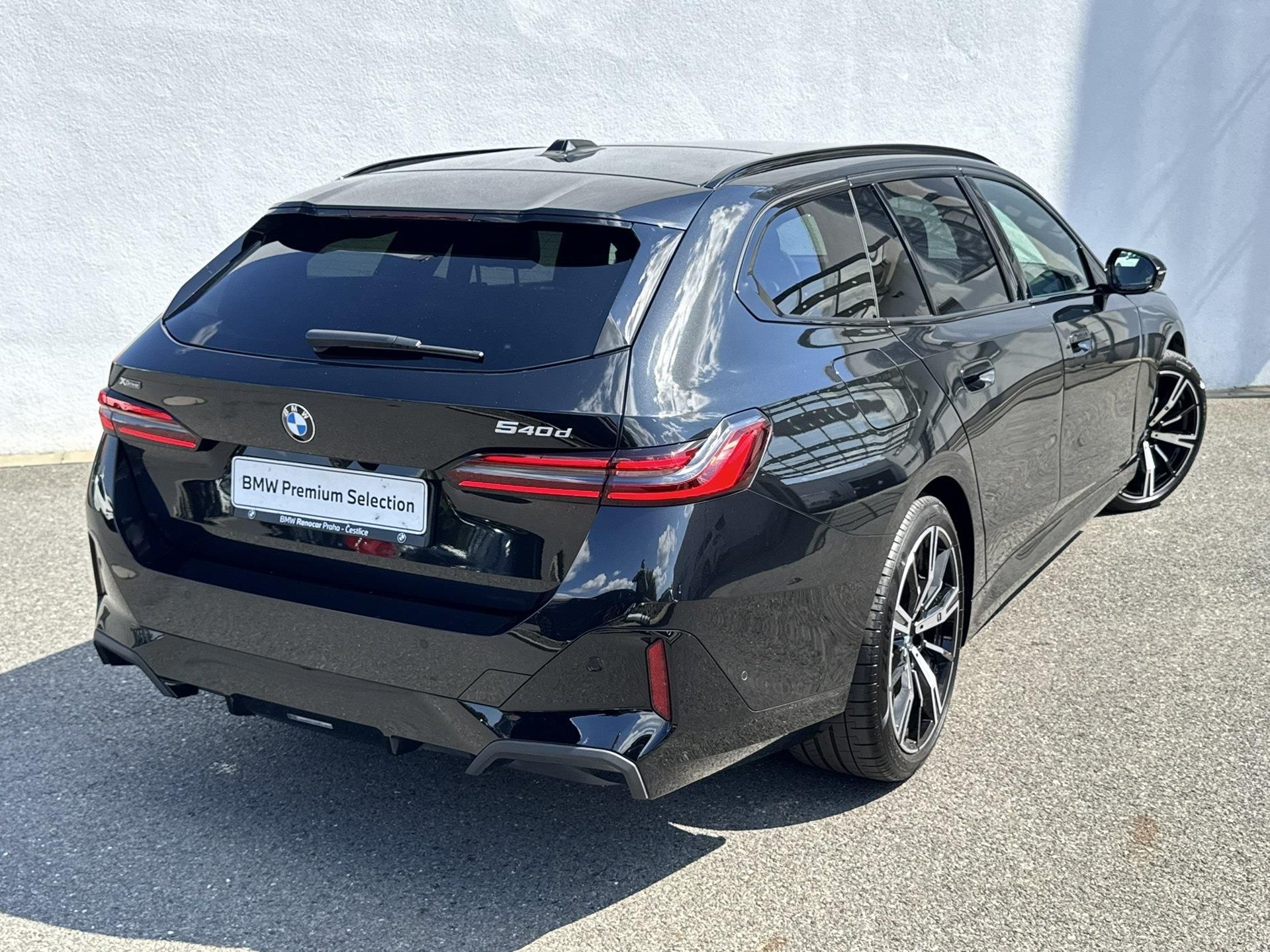 BMW Řada 5, 540D xDrive Tažné M PRO - fotka 2